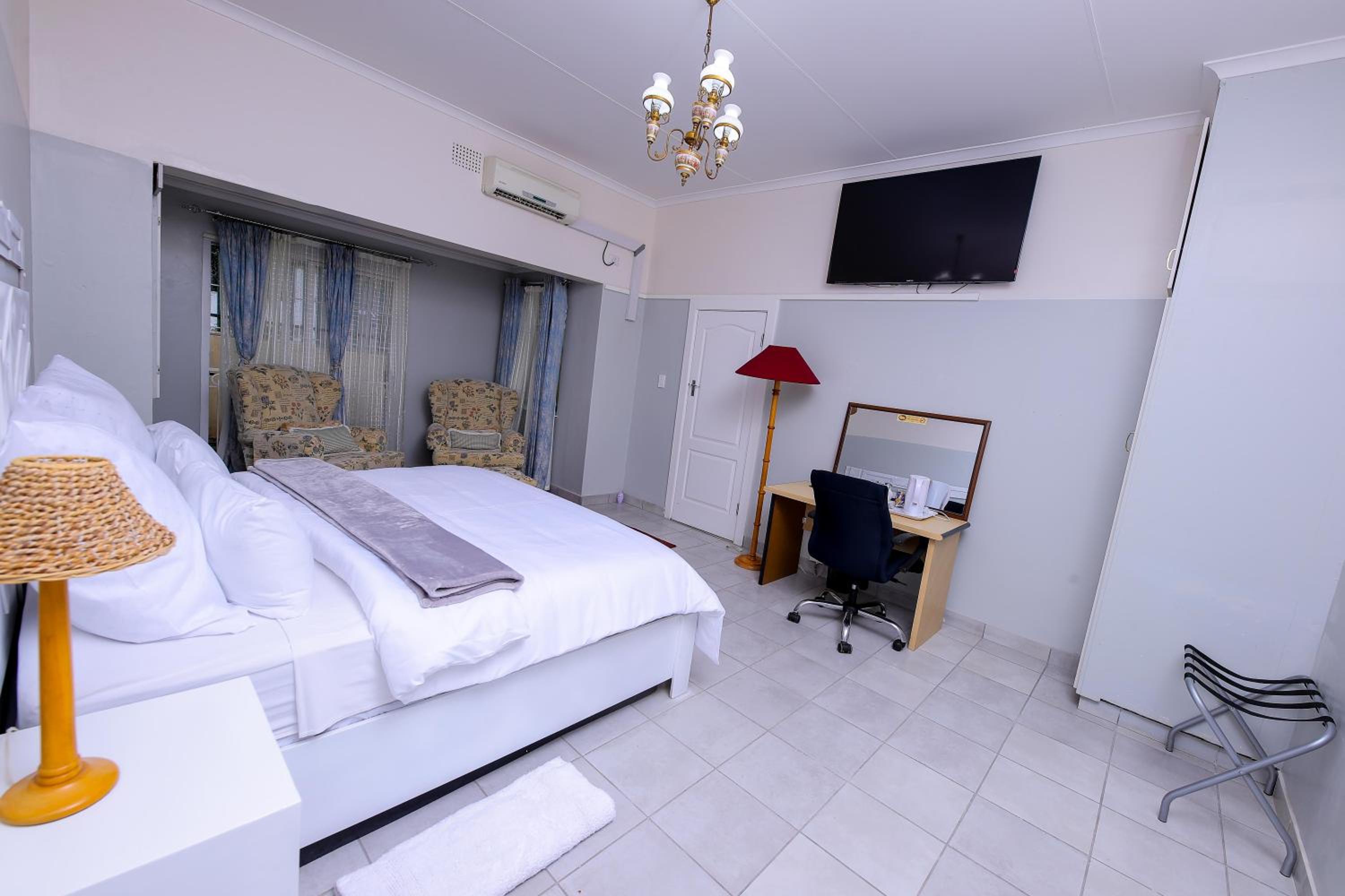 The KEDESAN Huis - Guest House