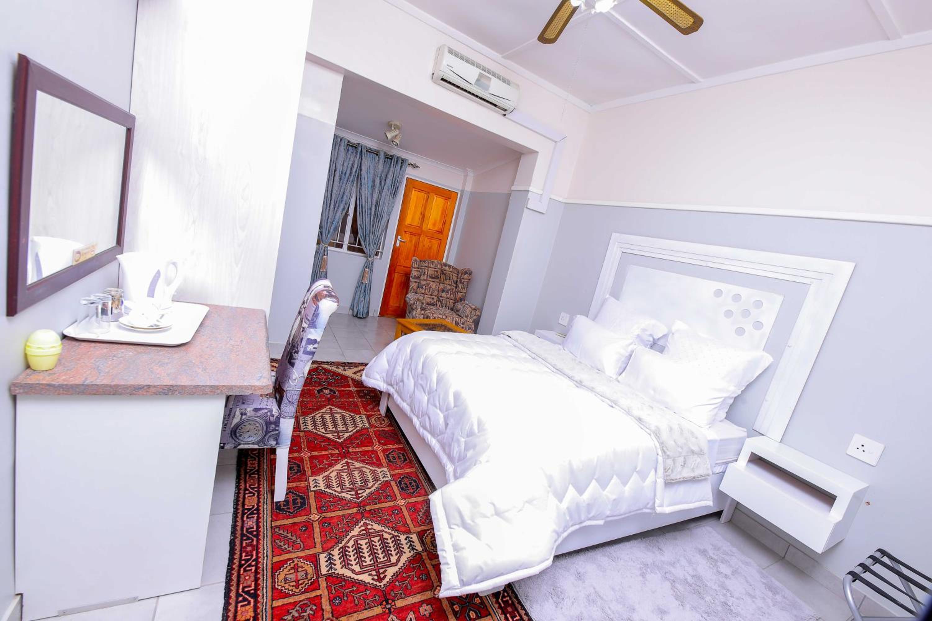 The KEDESAN Huis - Guest House