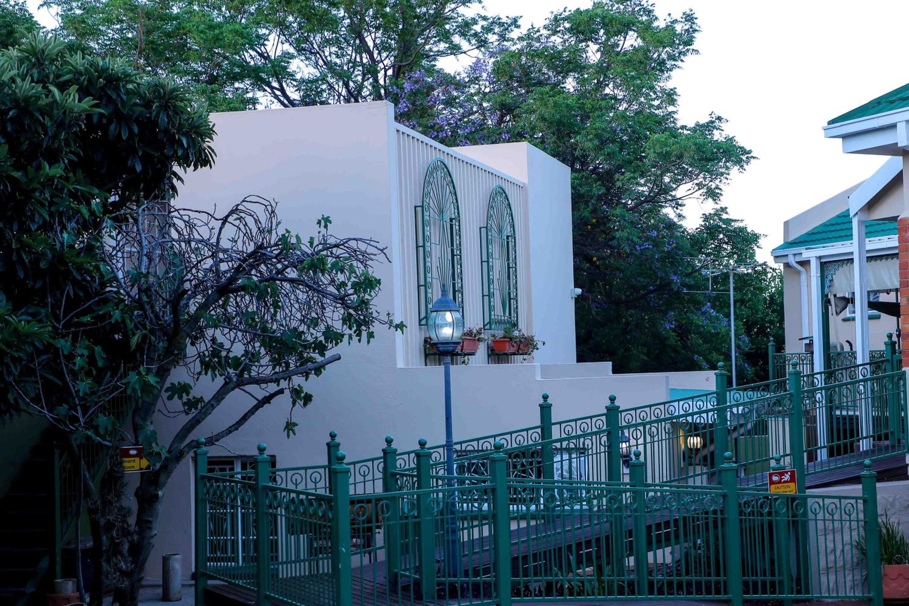 The KEDESAN Huis - Guest House