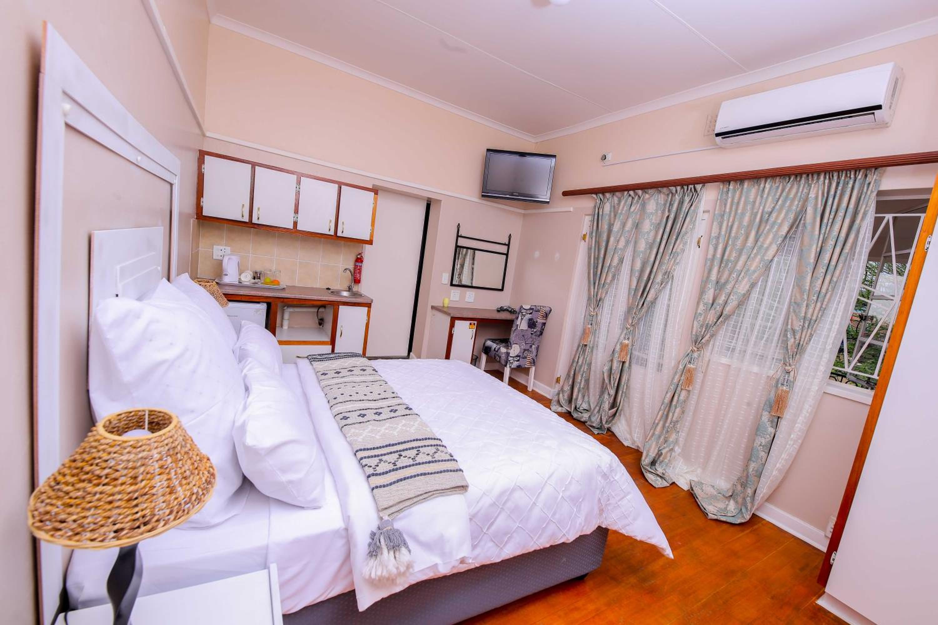 The KEDESAN Huis - Guest House