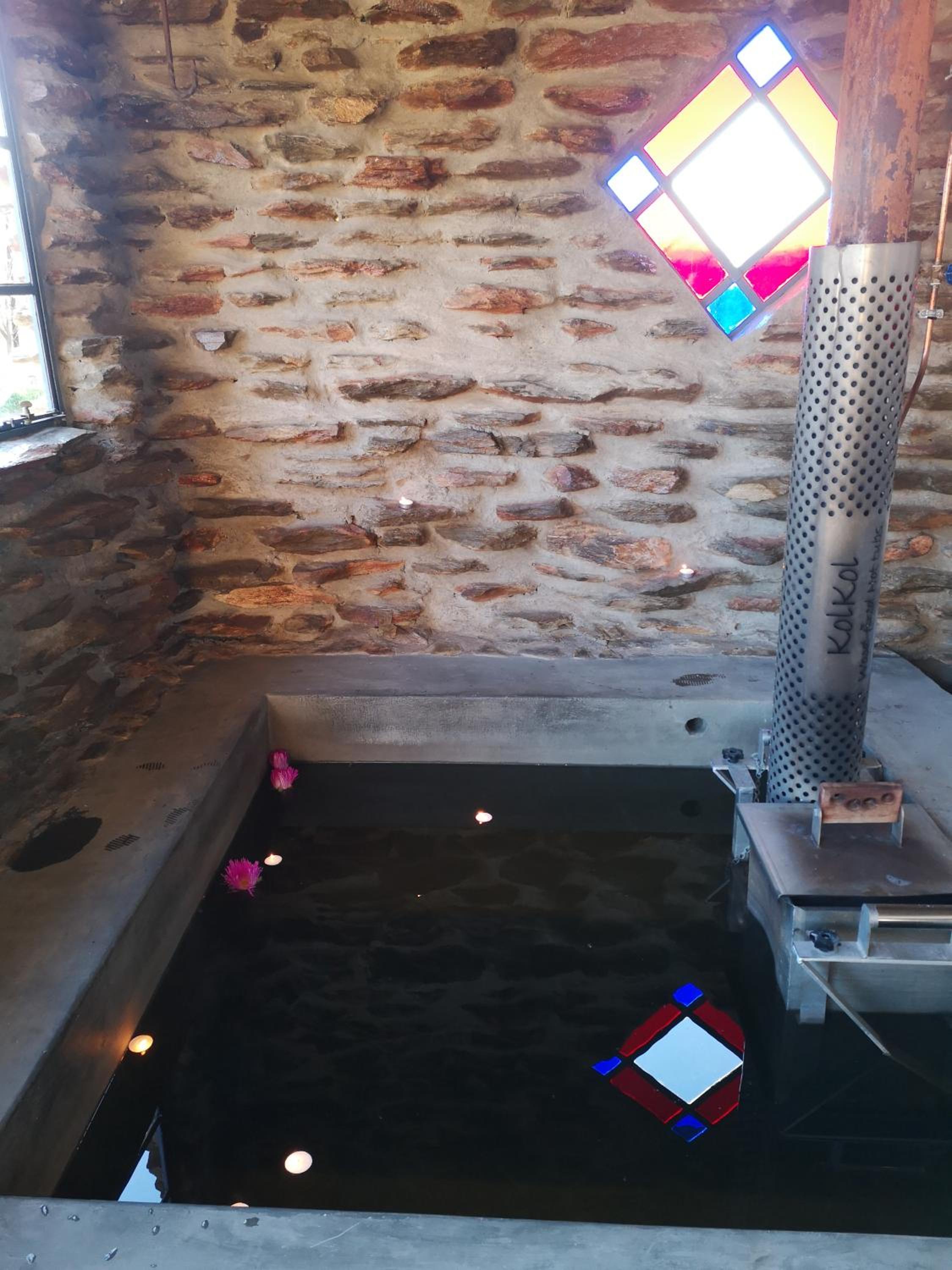 Lank-gewag Farm Cottage with private hottub