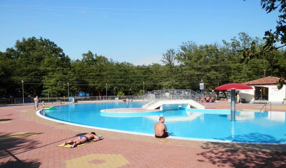 Easyatent Bungalow tent Bijela Uvala view 4