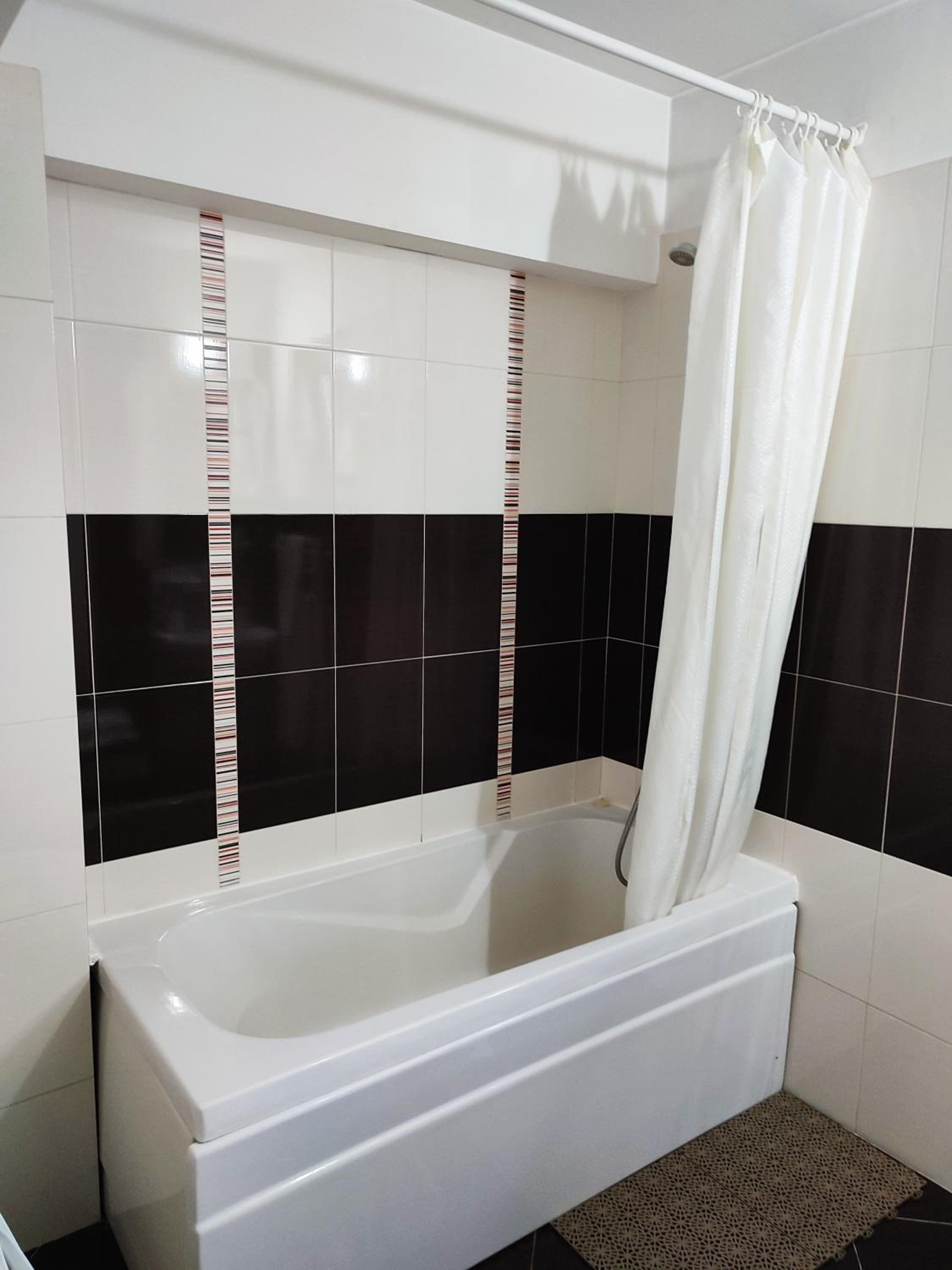 Sophia Central Studio en Iaşi — bathroom