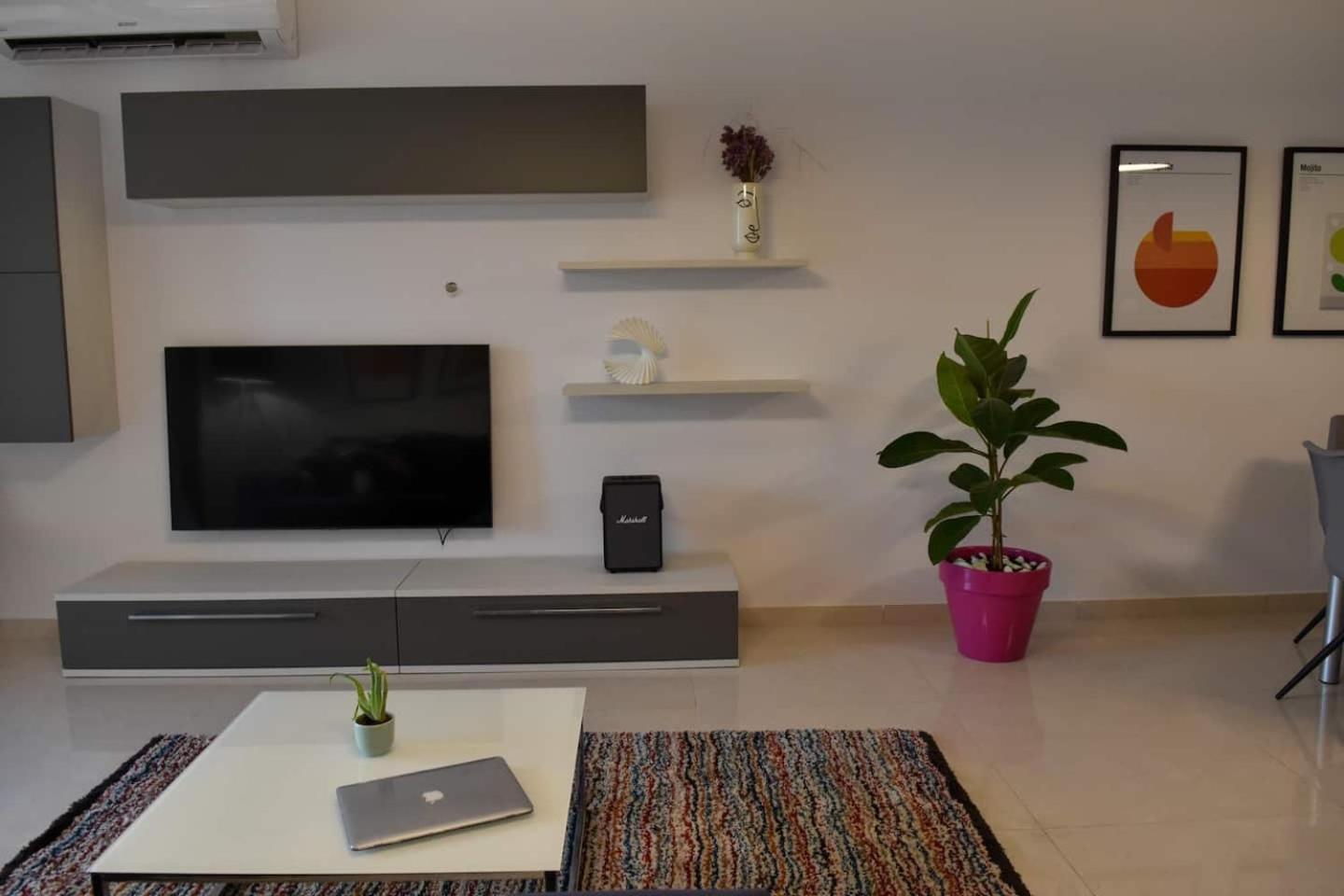 Voguish 3 Bedroom Apartment photo 4