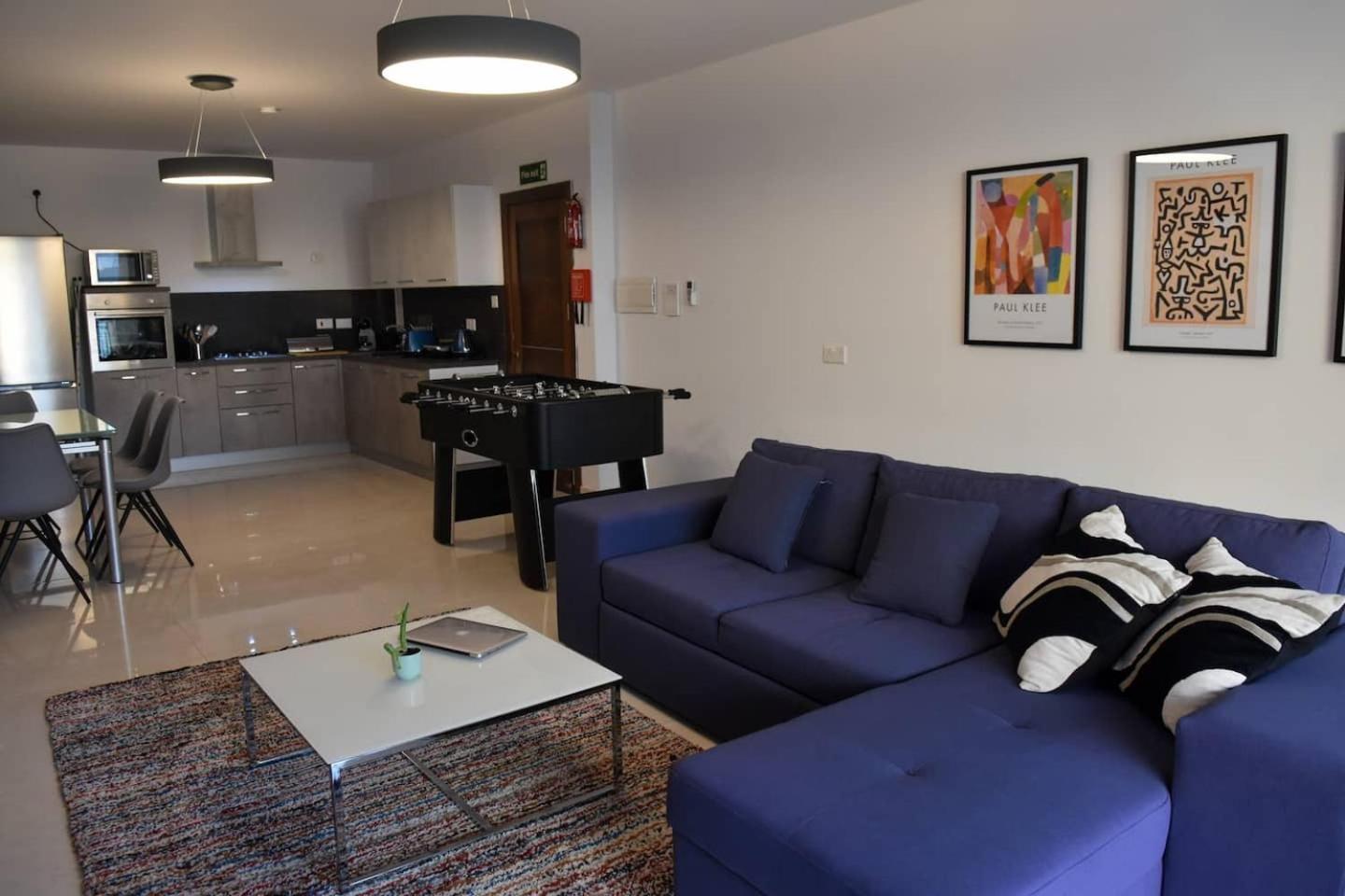 Voguish 3 Bedroom Apartment photo 2