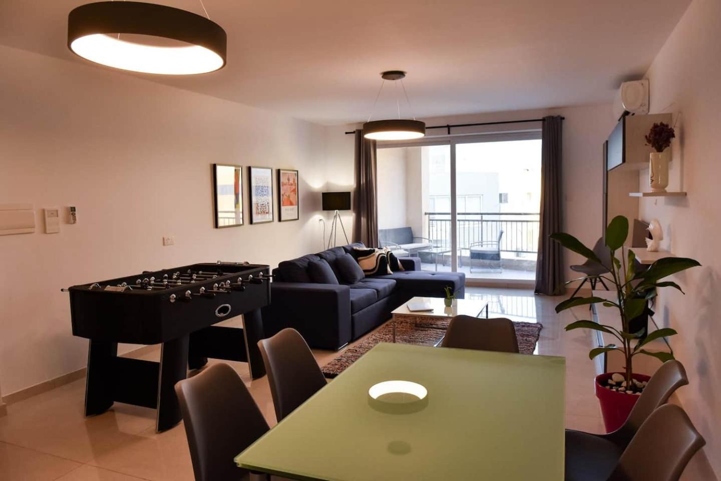 Voguish 3 Bedroom Apartment photo 5
