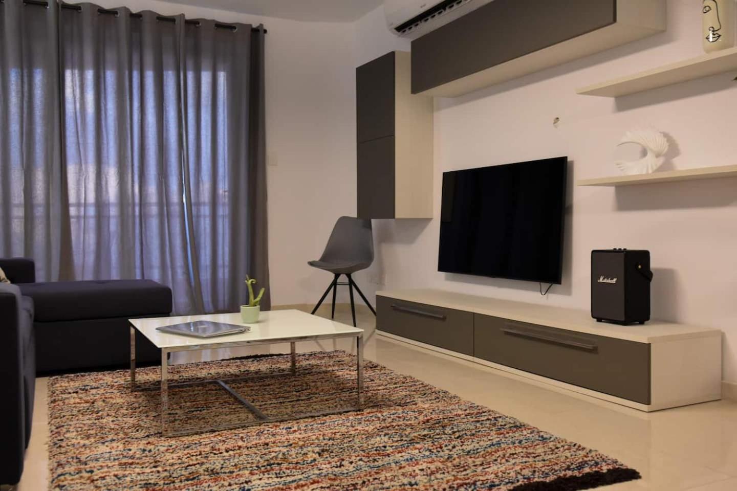 Voguish 3 Bedroom Apartment photo 3