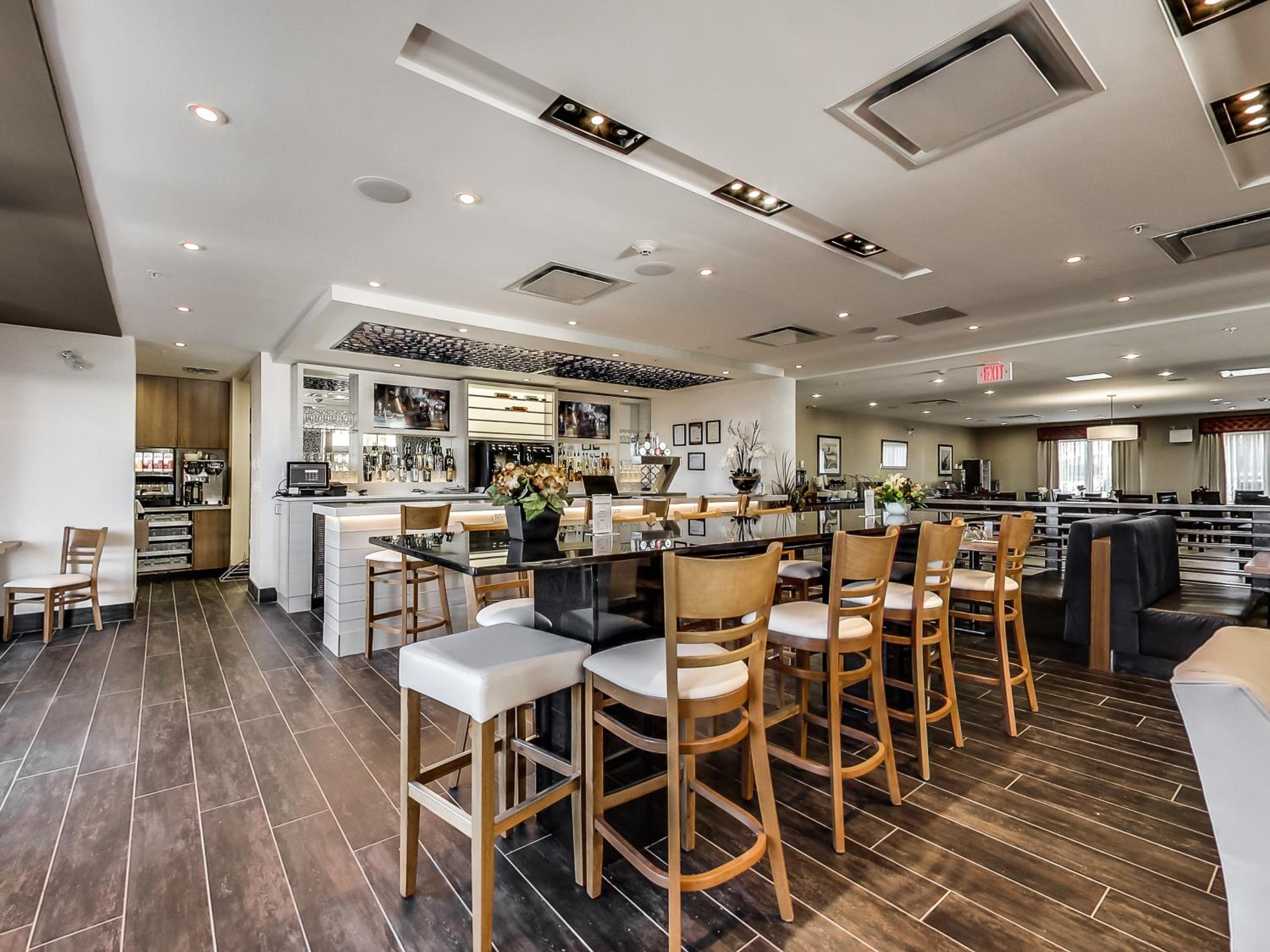 Leduc Vacations - Radisson Hotel Edmonton Airport - Property Image 10