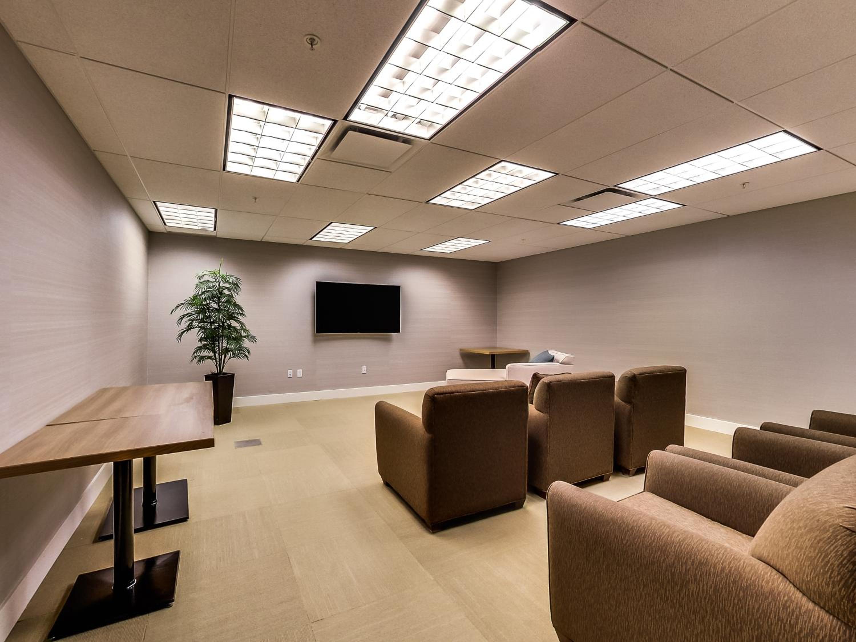 Leduc Vacations - Radisson Hotel Edmonton Airport - Property Image 1