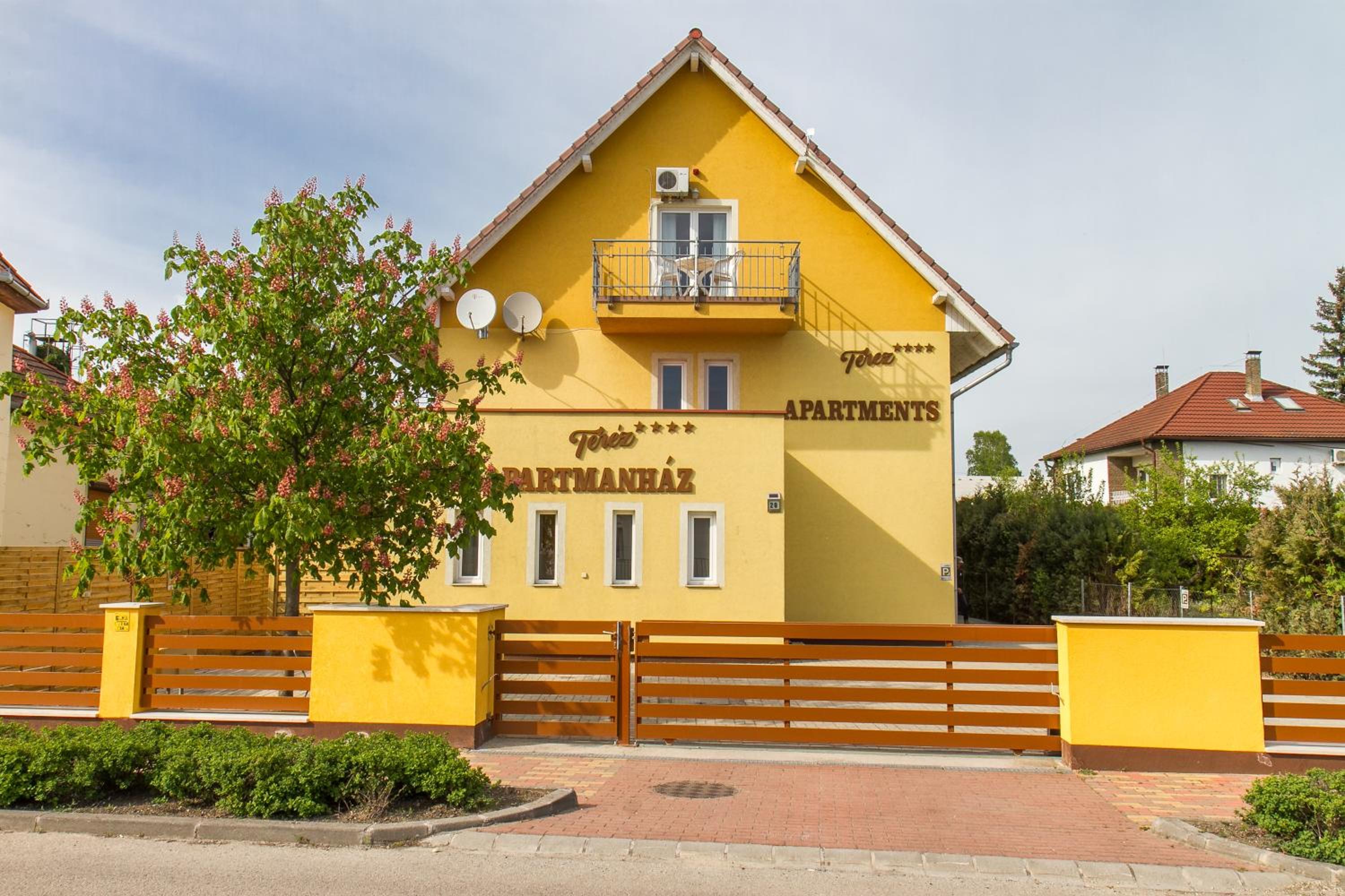 Familia Apartment 152C