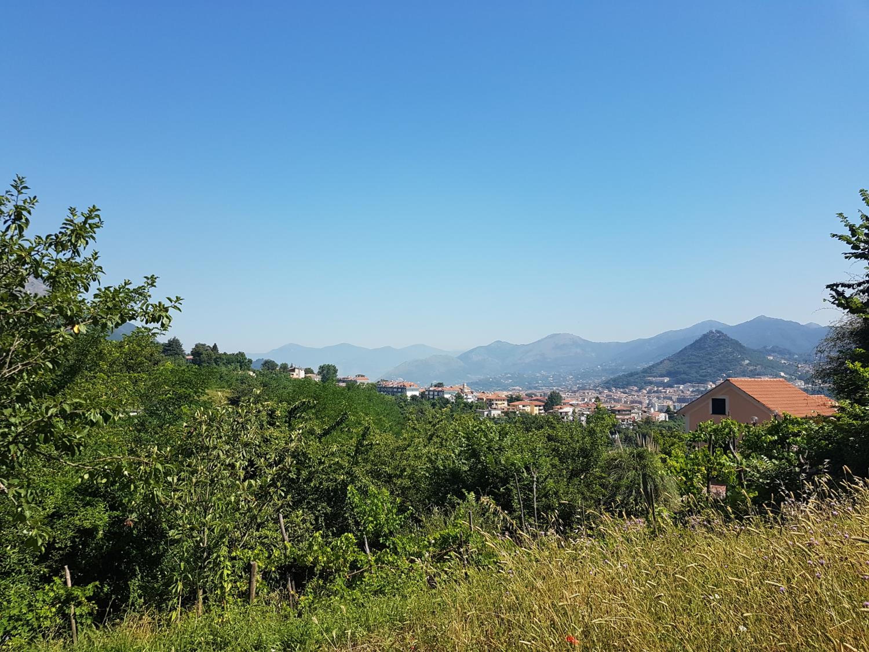 VILLA VICINUS - 120 mq - parking - garden