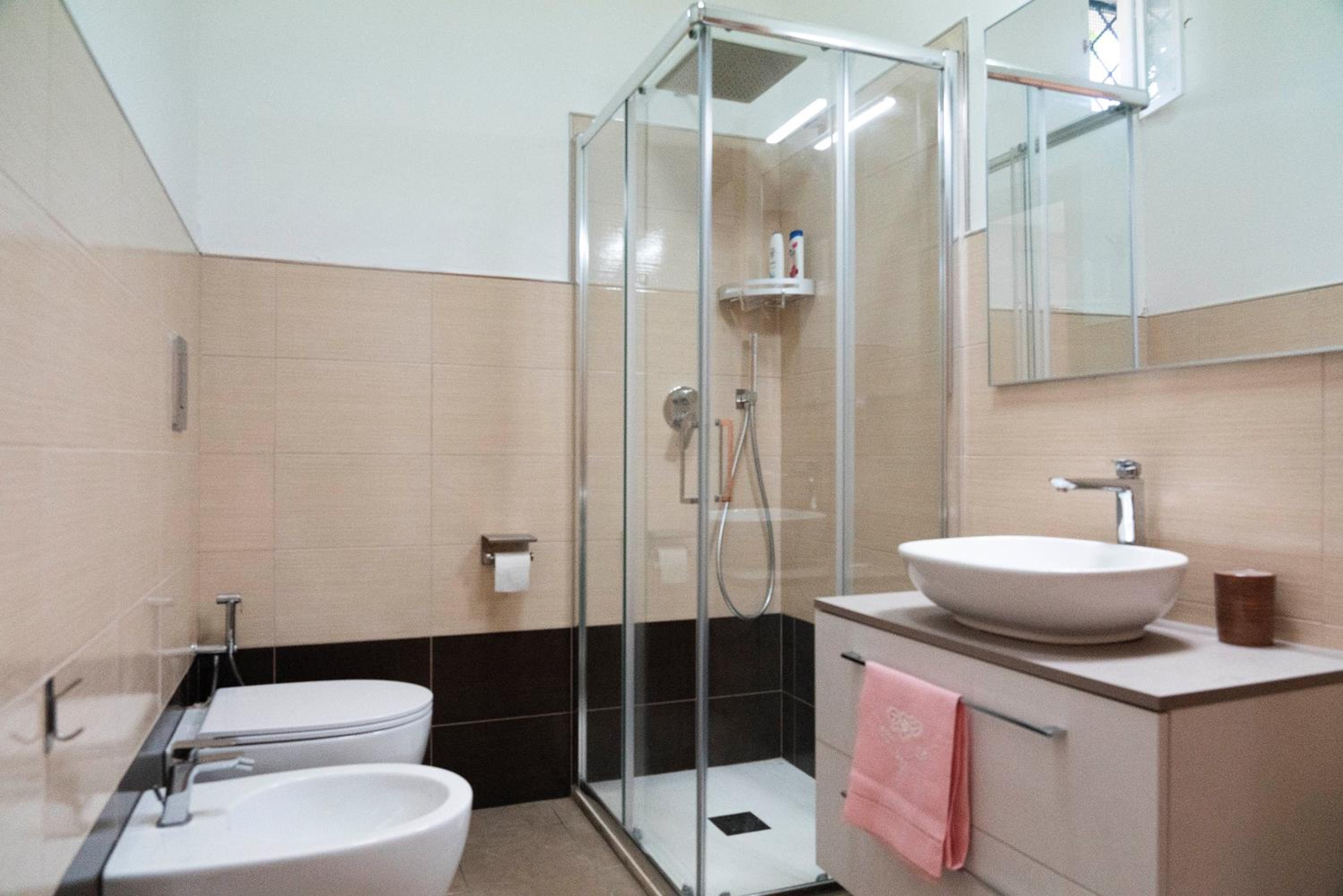 VILLA VICINUS - 120 mq - parking - garden