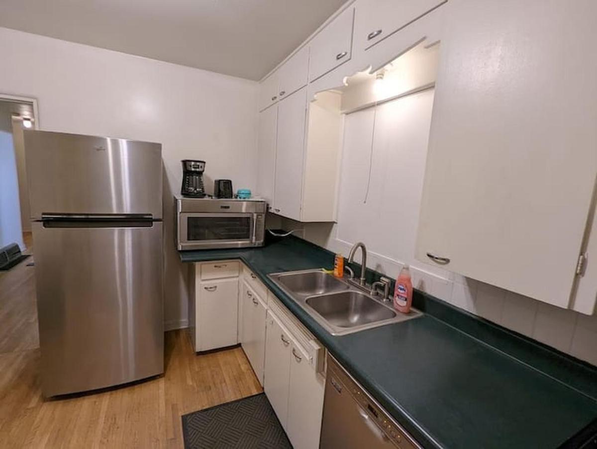 Amazing 2BR Home - Steps to UNM North Campus view 4