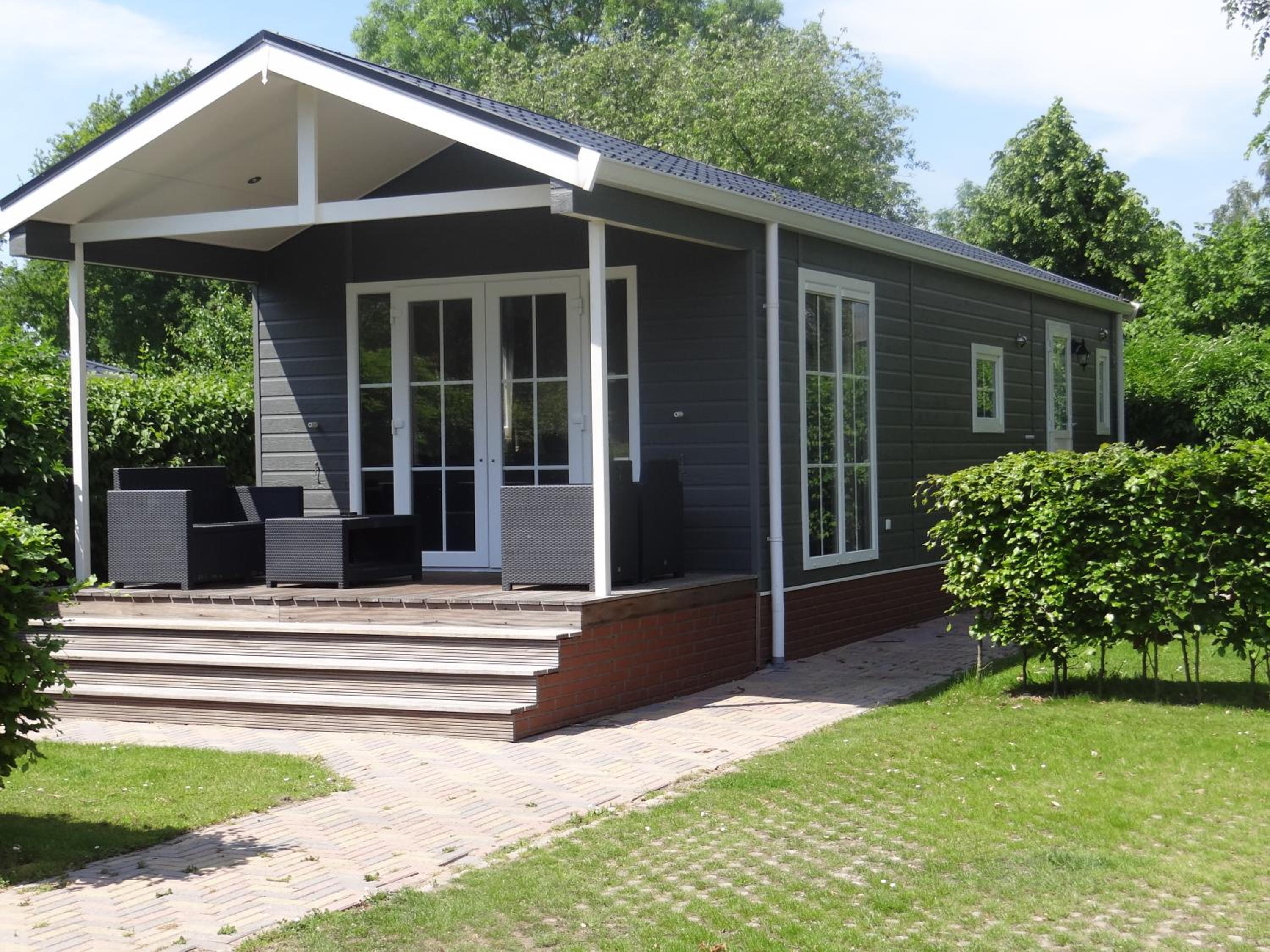 Recreatiepark Jachthaven De Veerstal Lathum - Luxe Chalet view 4