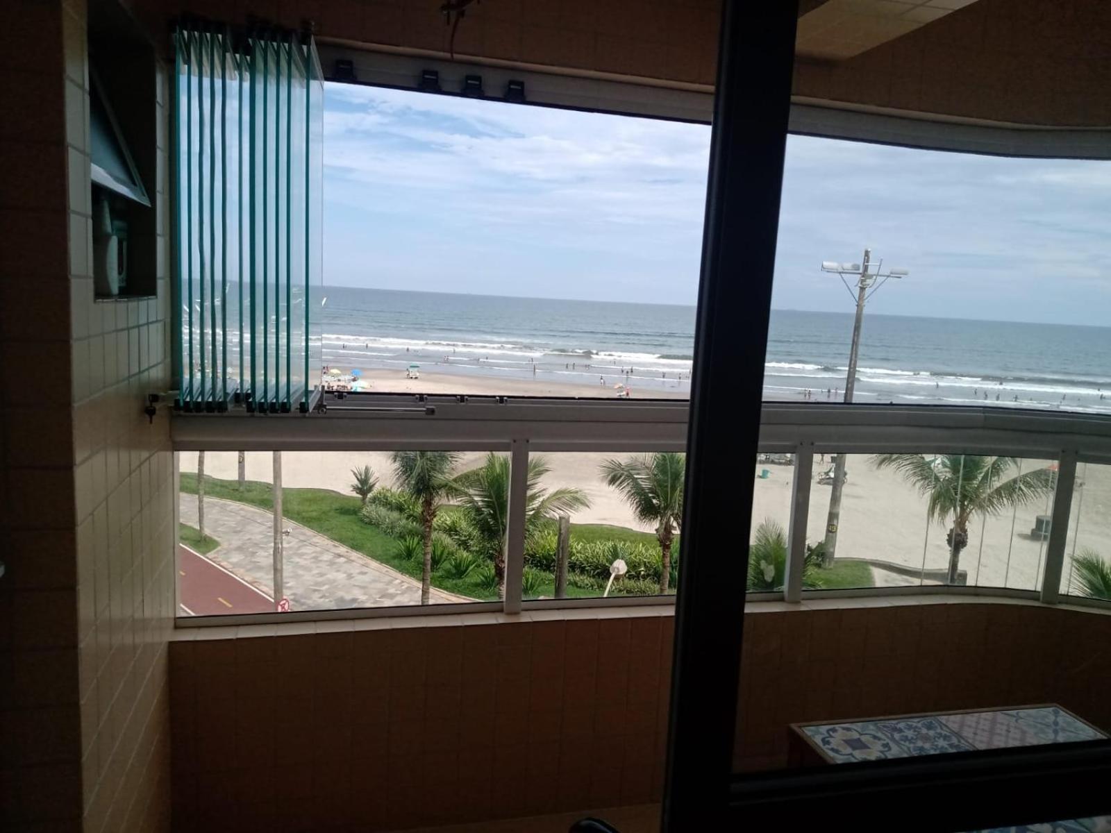 Frente pro mar apartamento completo