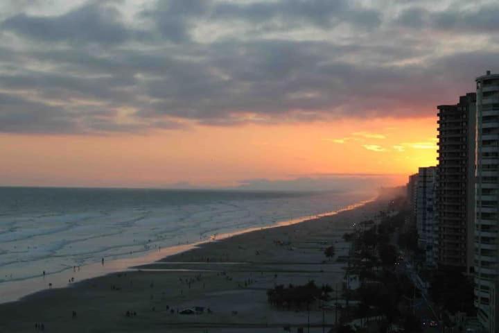 Frente pro mar apartamento completo