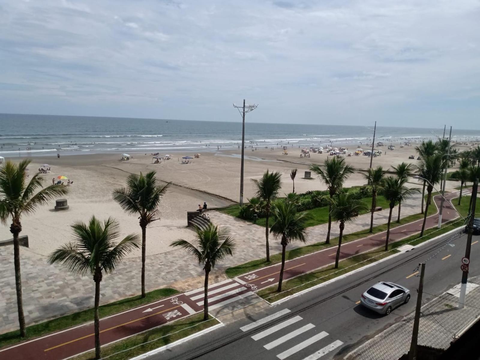 Frente pro mar apartamento completo