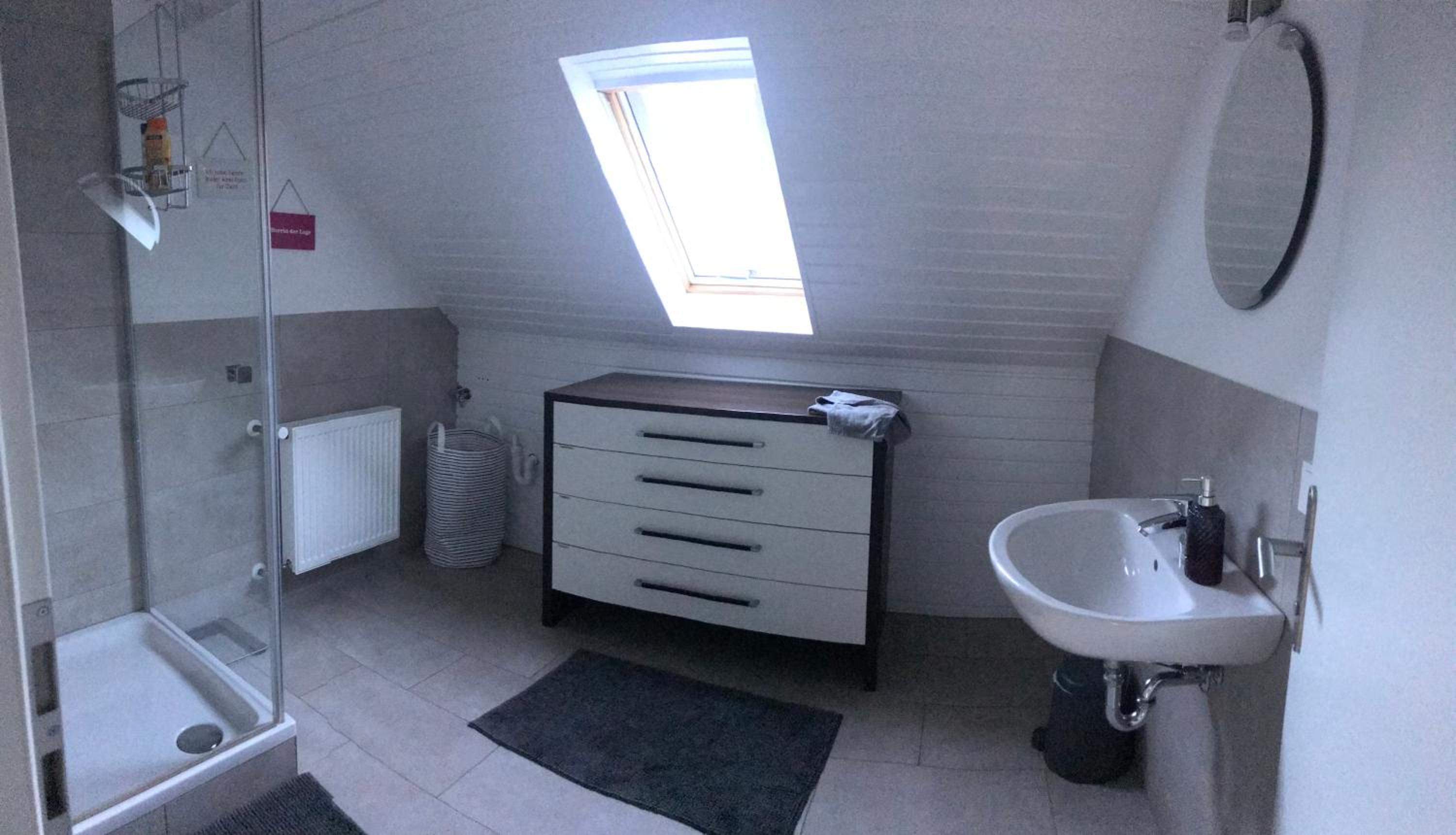 Ferienwohnung stadtnah im DG view 3