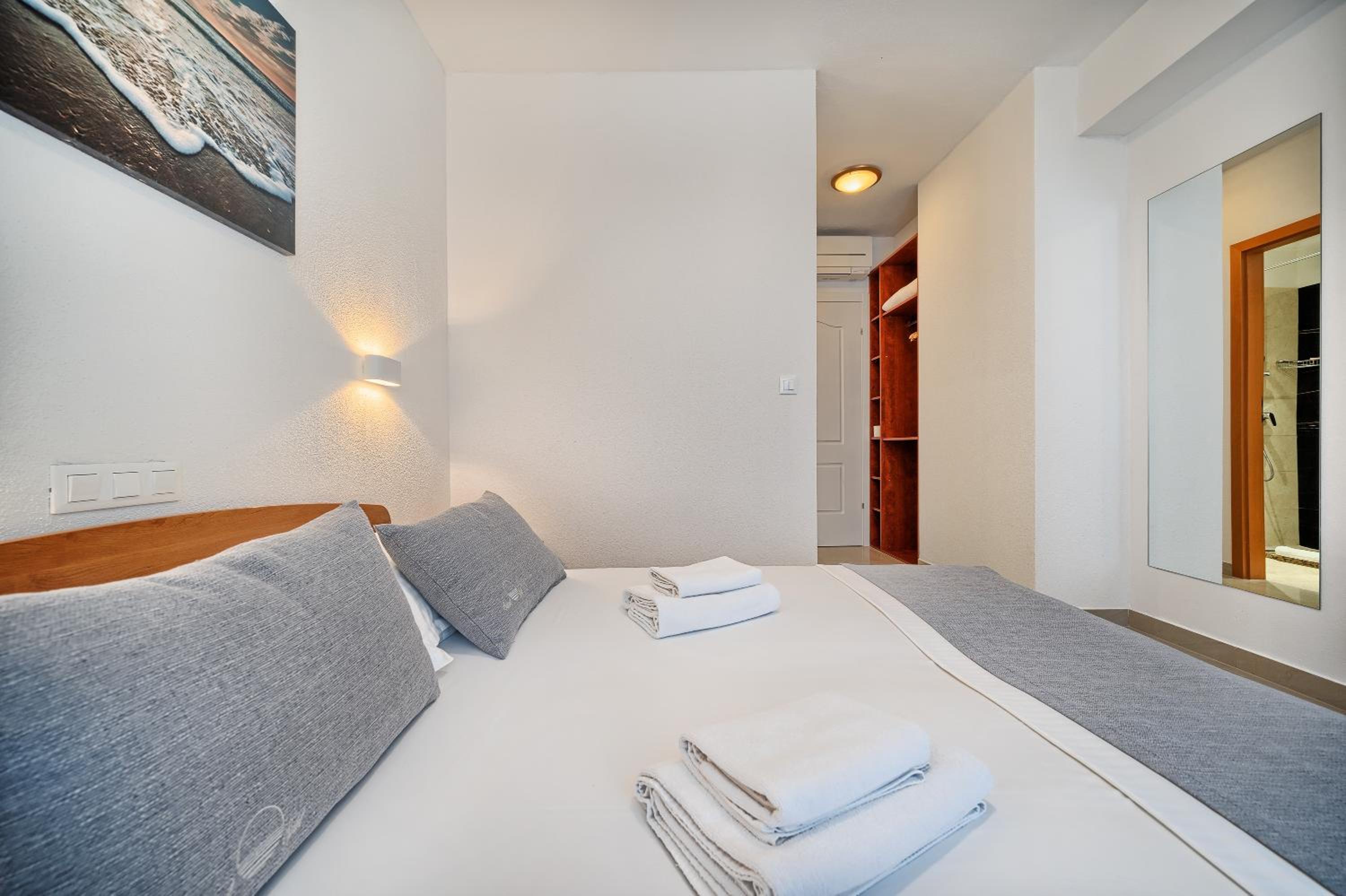 Sunset Split Rooms