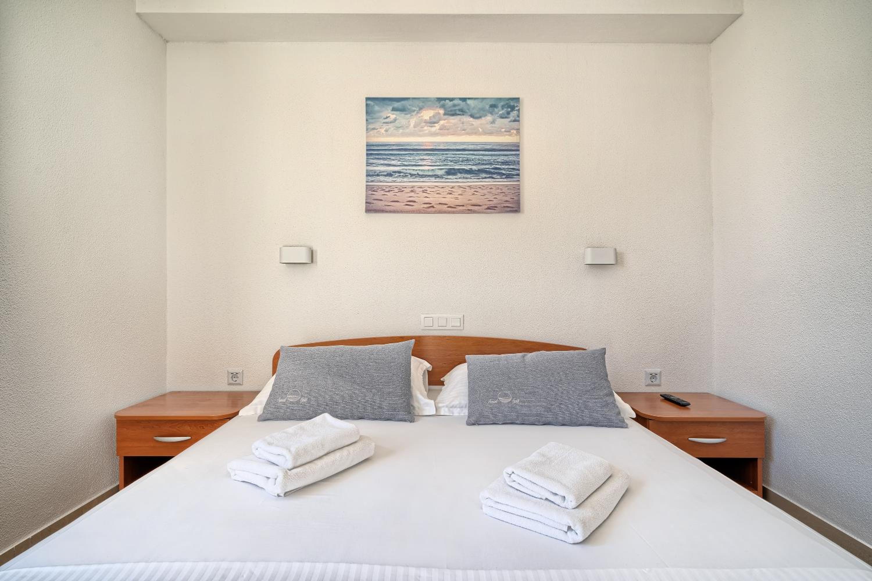 Sunset Split Rooms