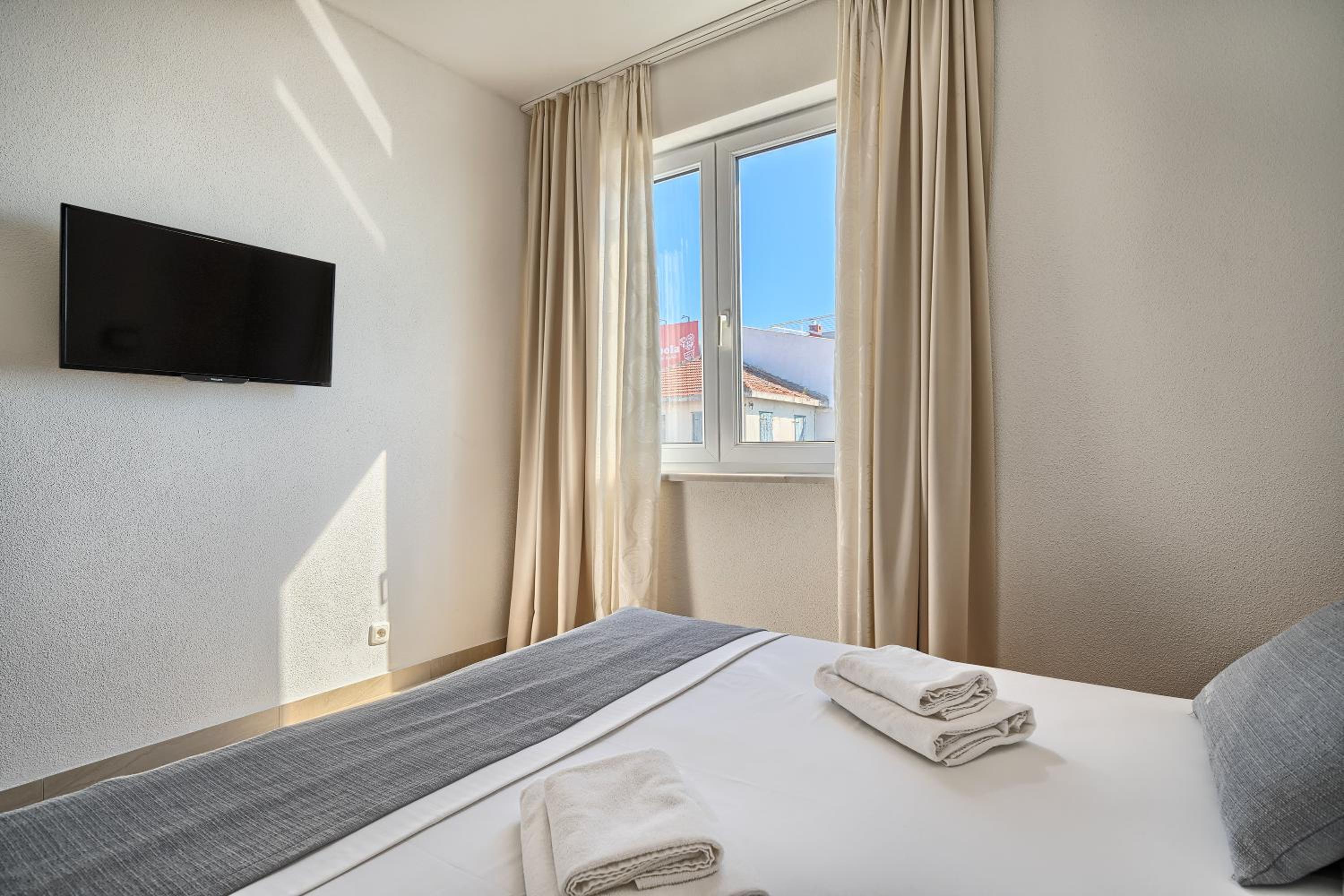 Sunset Split Rooms