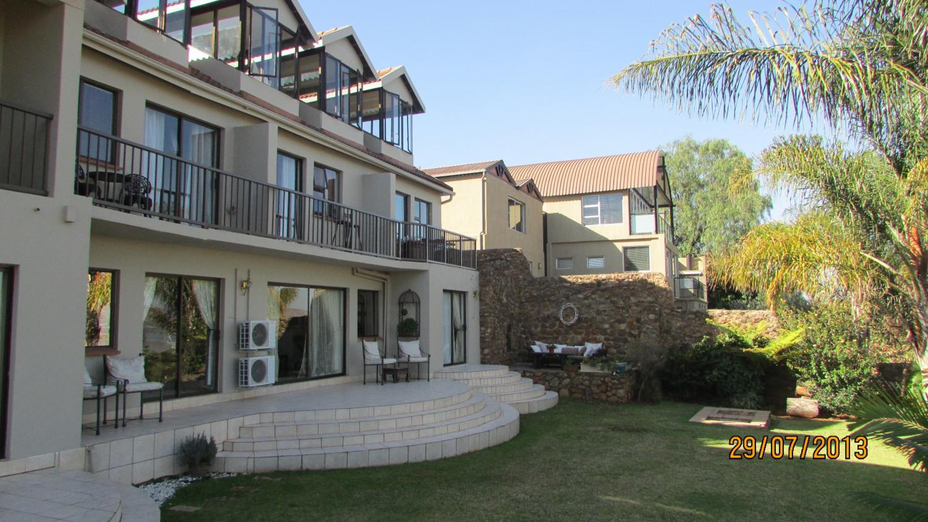 La Dolce Vita Guest House