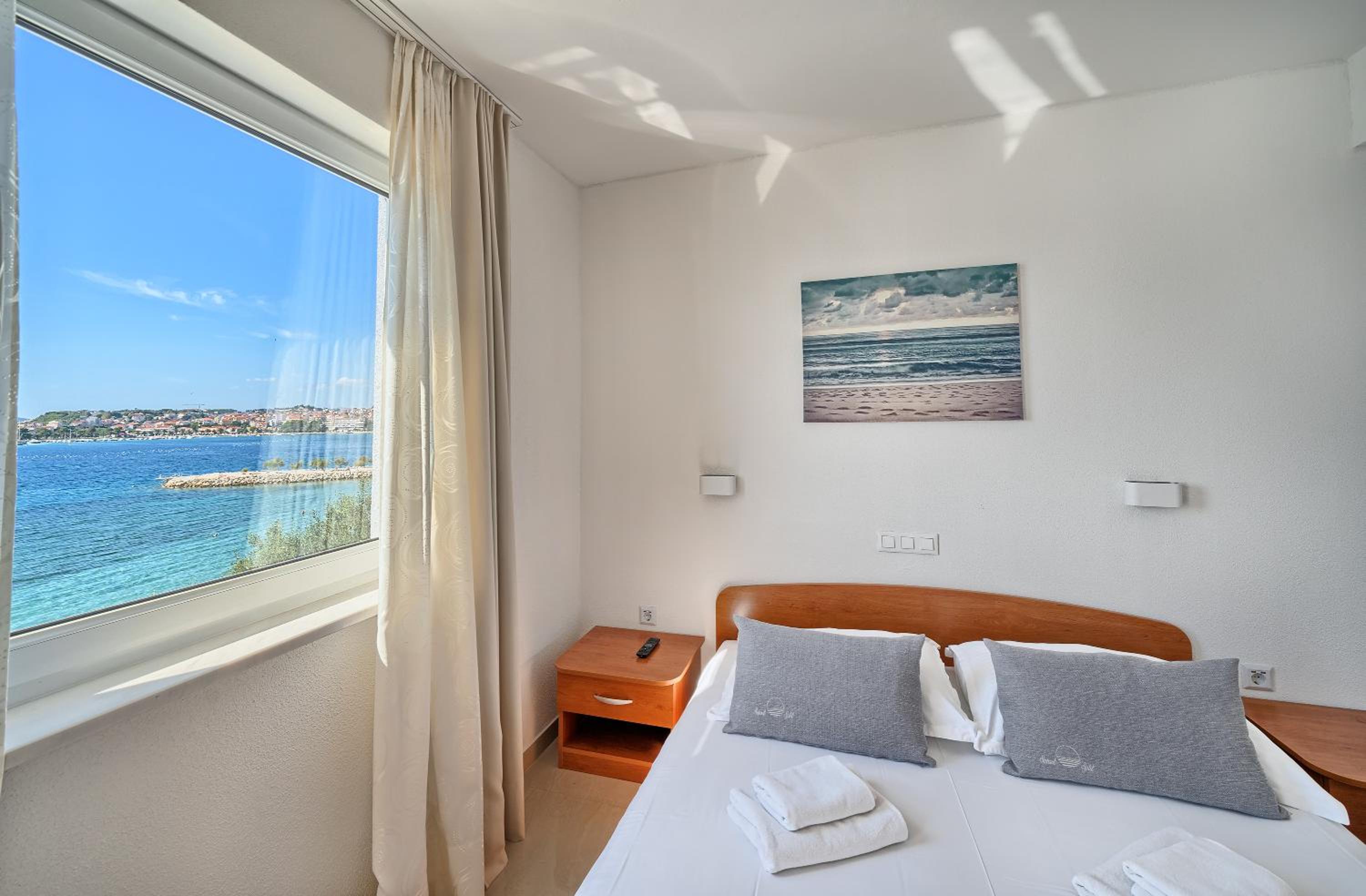 Sunset Split Rooms