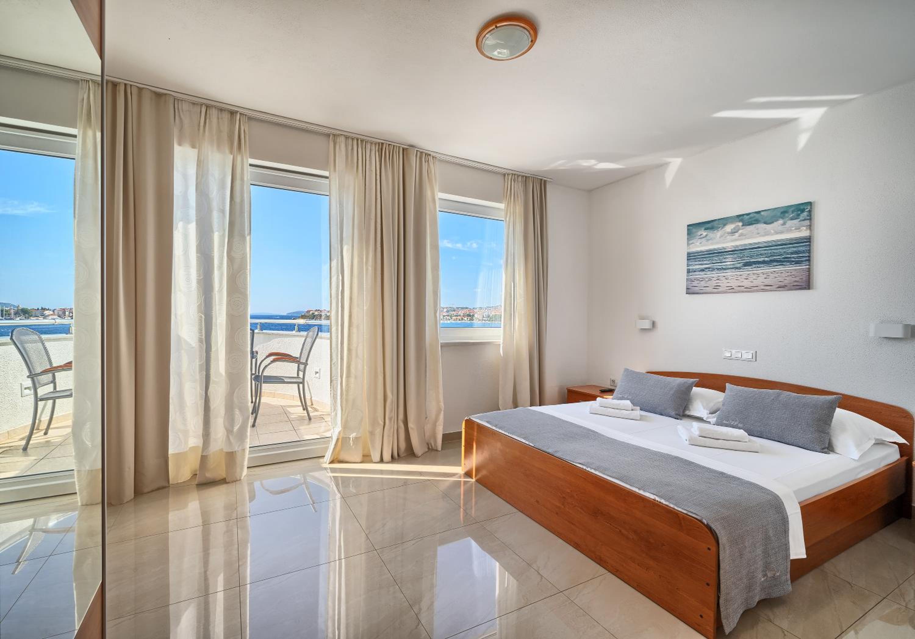 Sunset Split Rooms
