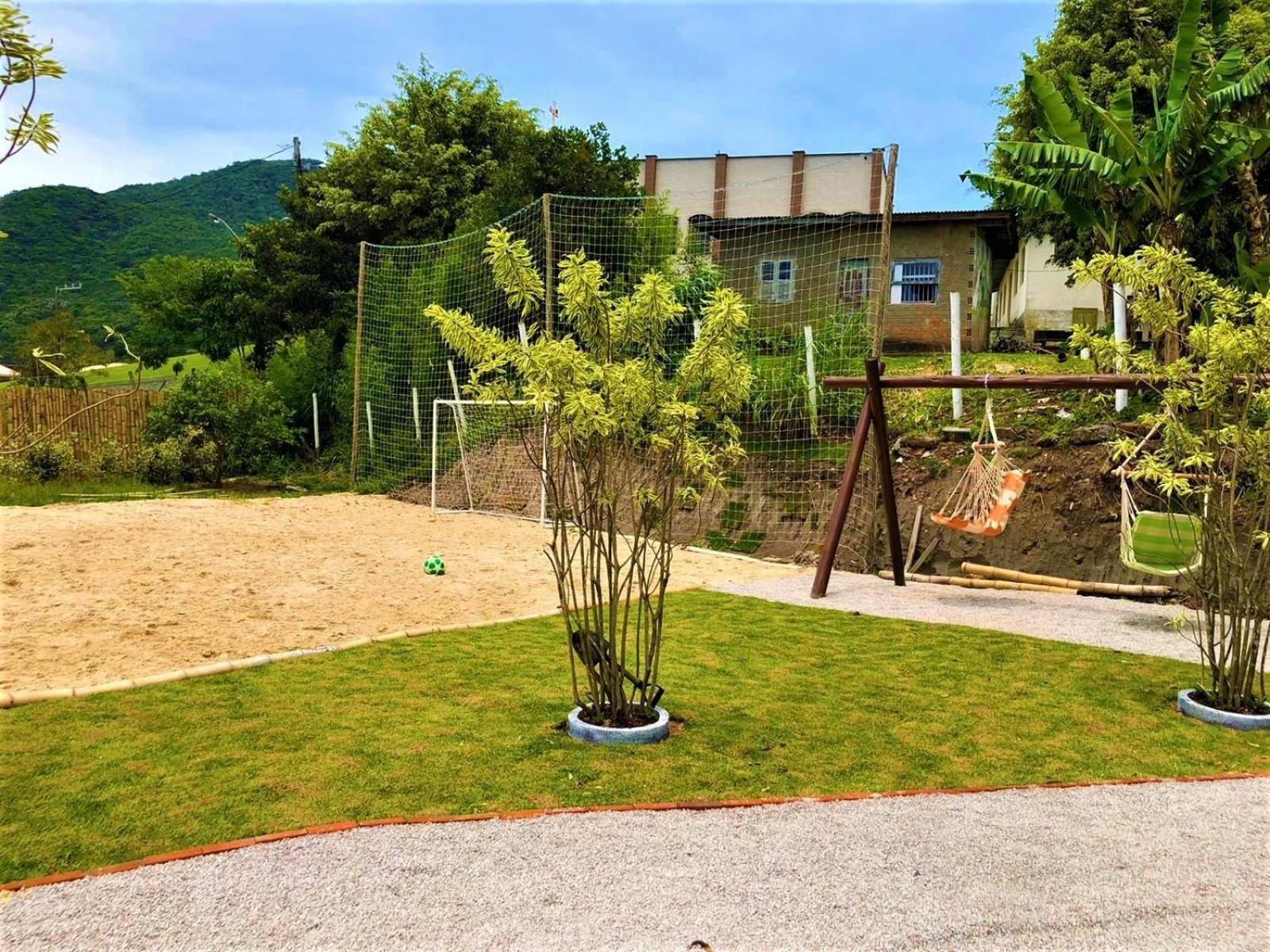 Casa com Piscina em Governador Celso Ramos/SC