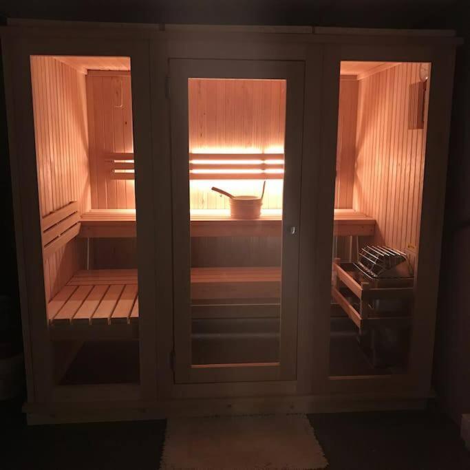 Beautiful Chalet with Hot Tub & Sauna in Poconos view 5