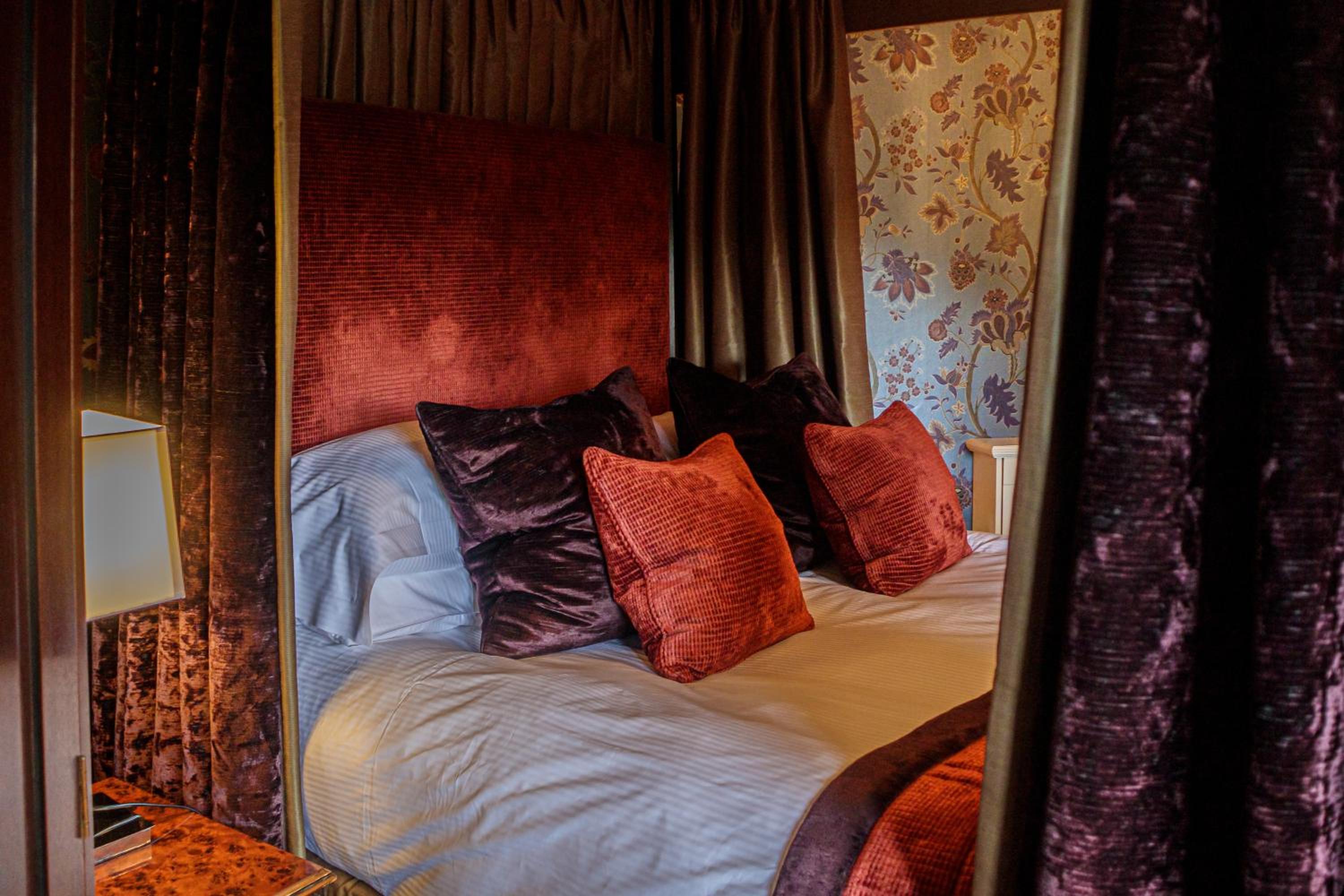 Horley Vacations - Langshott Manor - Luxury Hotel Gatwick - Property Image 116