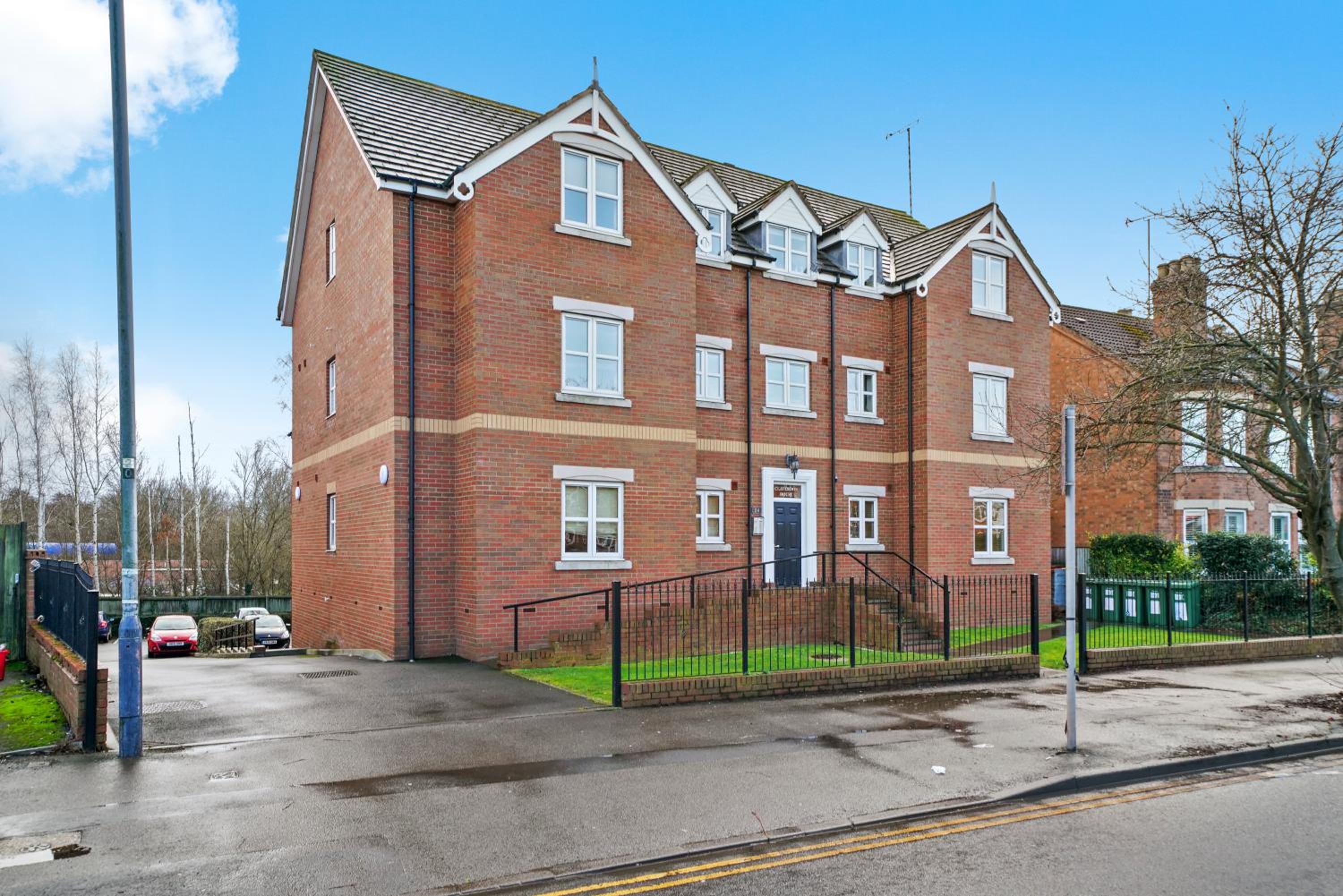 Warwick Vacations - Modern Warwick Apartment, Sleeps 3, Claverdon House - Property Image 3