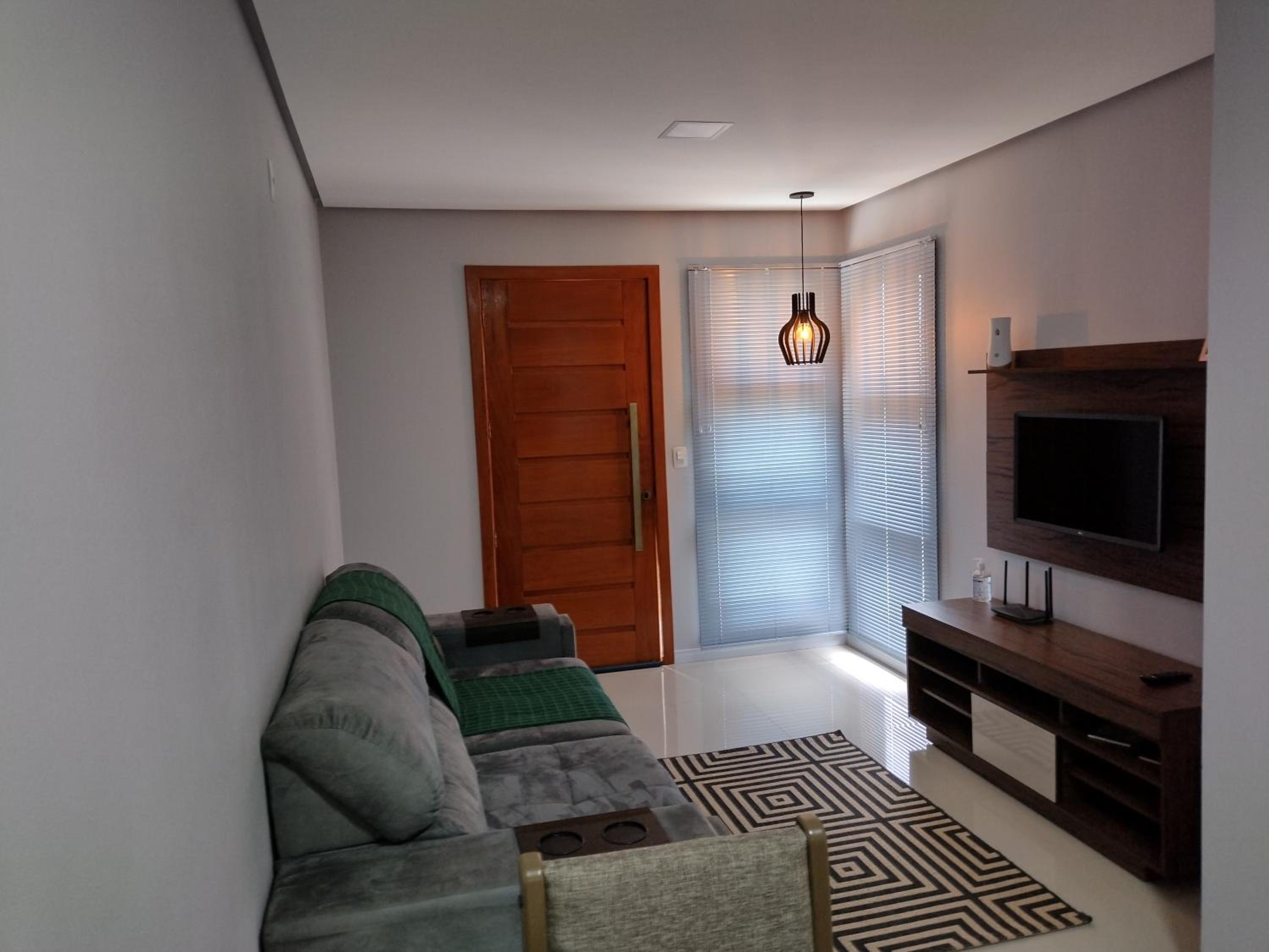 Grey House, próximo a Gramado e ao Templo Budista