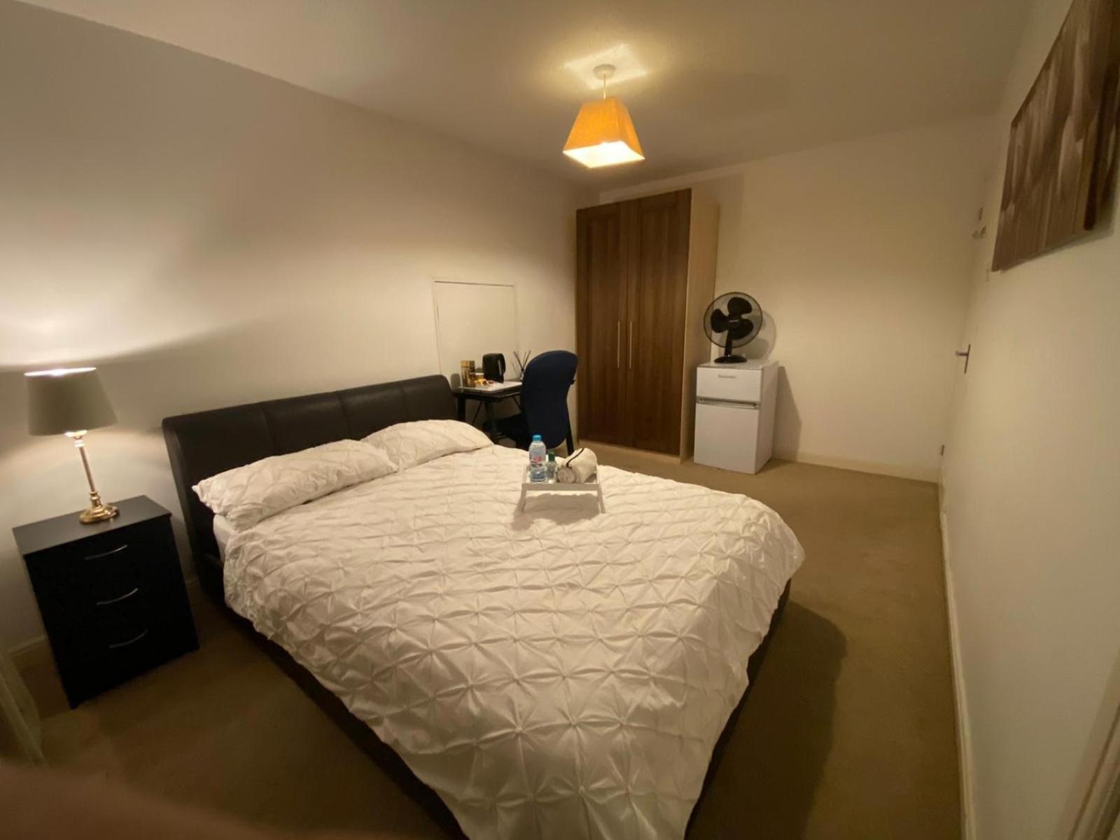 ASHMINA HOLIDAY LET with Free onsite Parking NOT FOR VANS but for cars only view 3