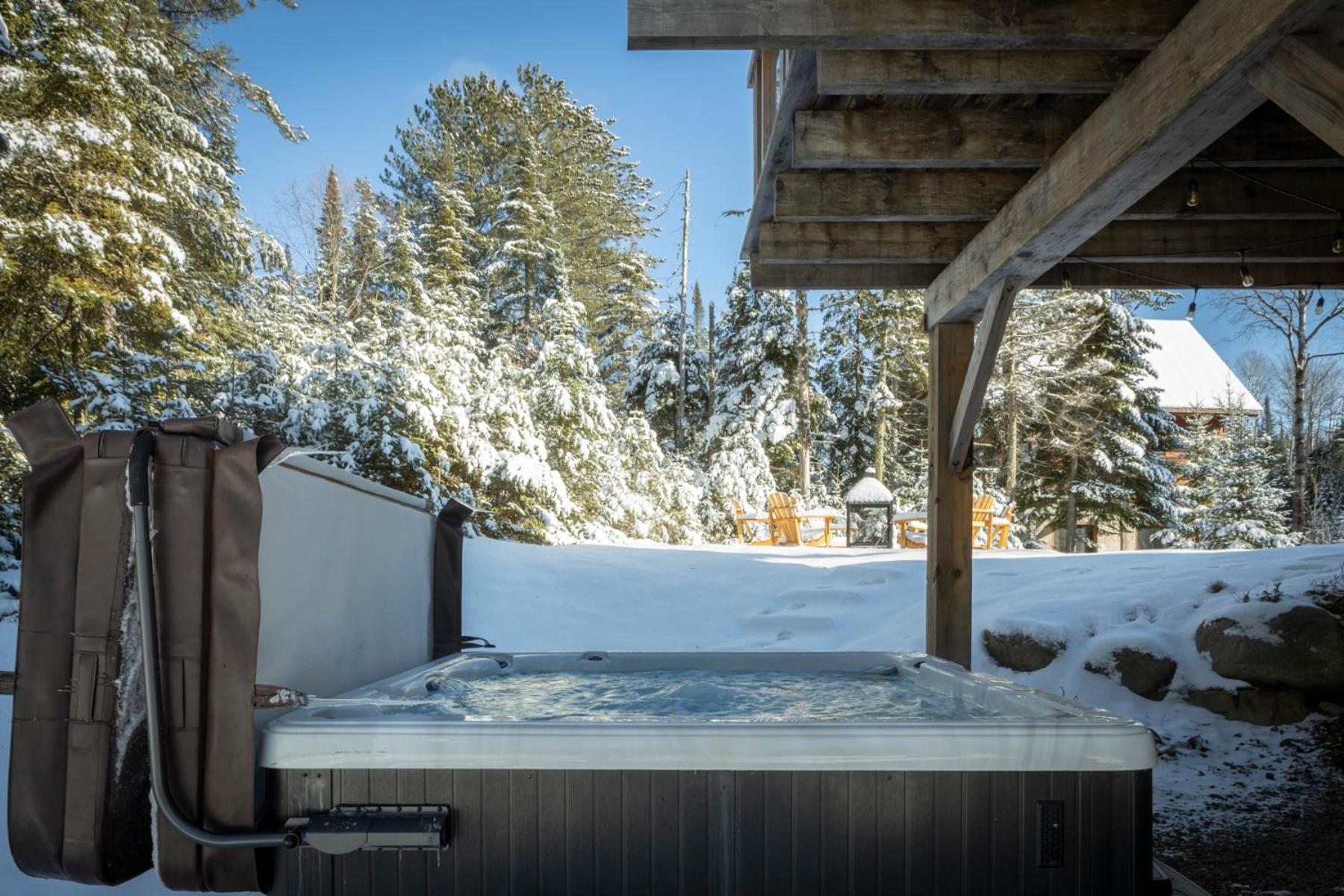 4-Bedroom Chalet Fraternite in Lac-Superieur Tremblant view 4
