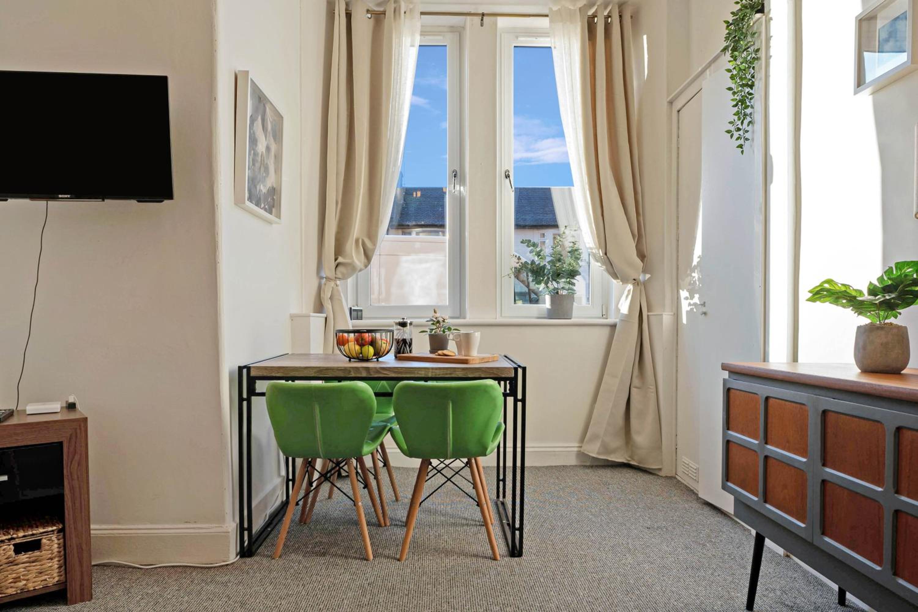 Cozy with Character Logie Green Central Main Door Flat view 3