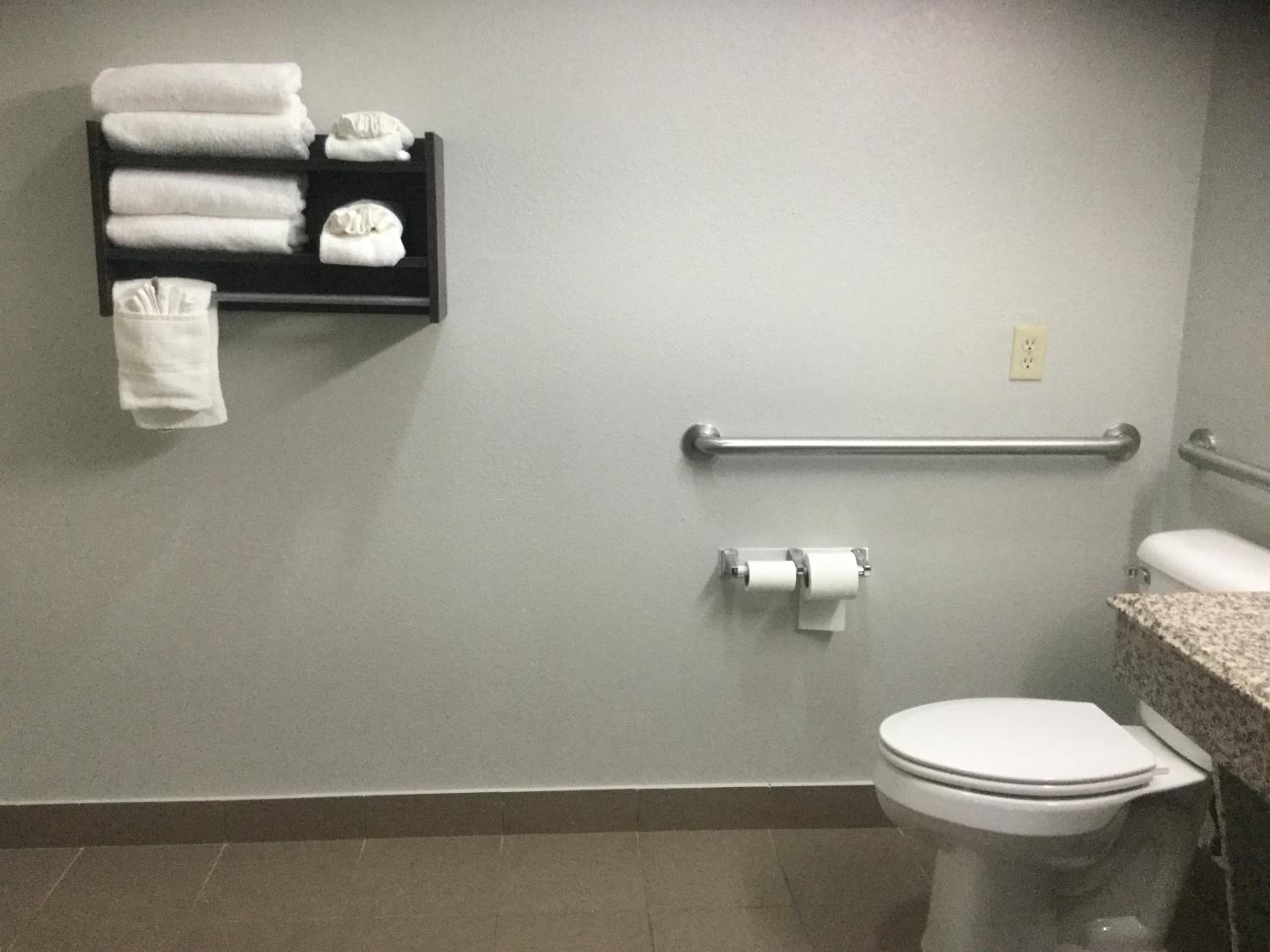 Muskogee Vacations - Muskogee Inn and Suites - Property Image 9