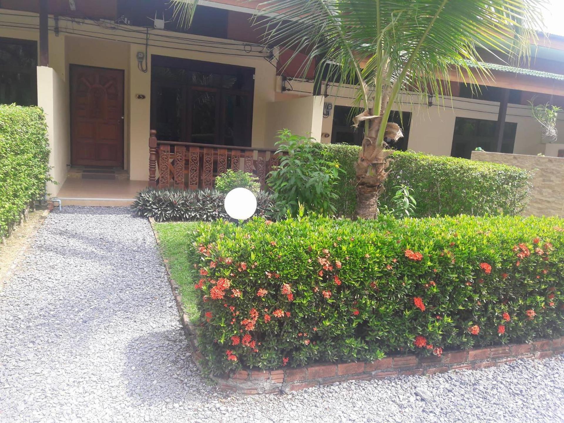 Hotel Jungle Village Bungalow - Image 1