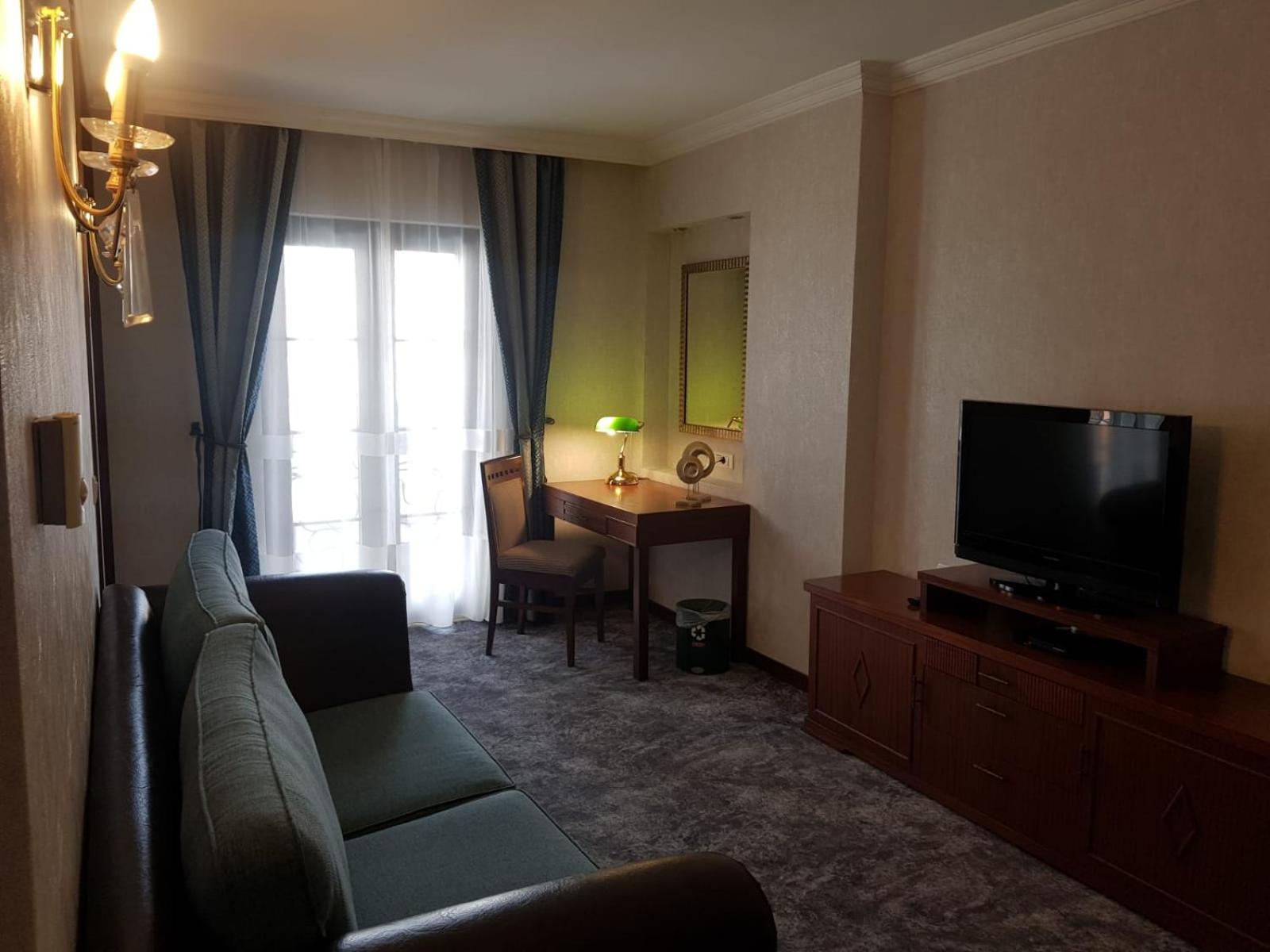 Midas Hotel - Image 34