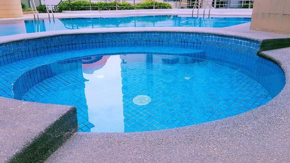 One Palm Tree Villas Condo Across NAIA Terminal 3 view 5