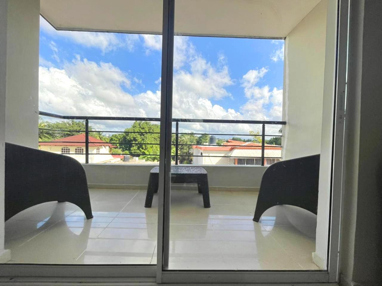 Condo 3 Bd Apt Internet,2 Parqueo,lavadora,ac