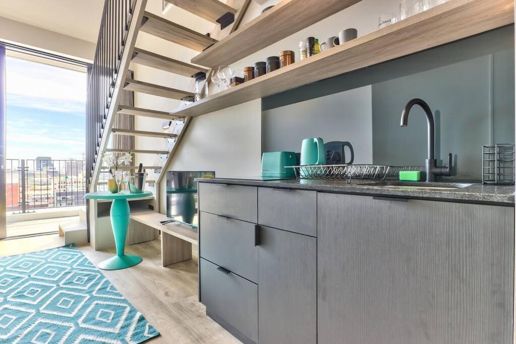 Loft Style Apartment in of the heart of East City. Views&Balcony view 5