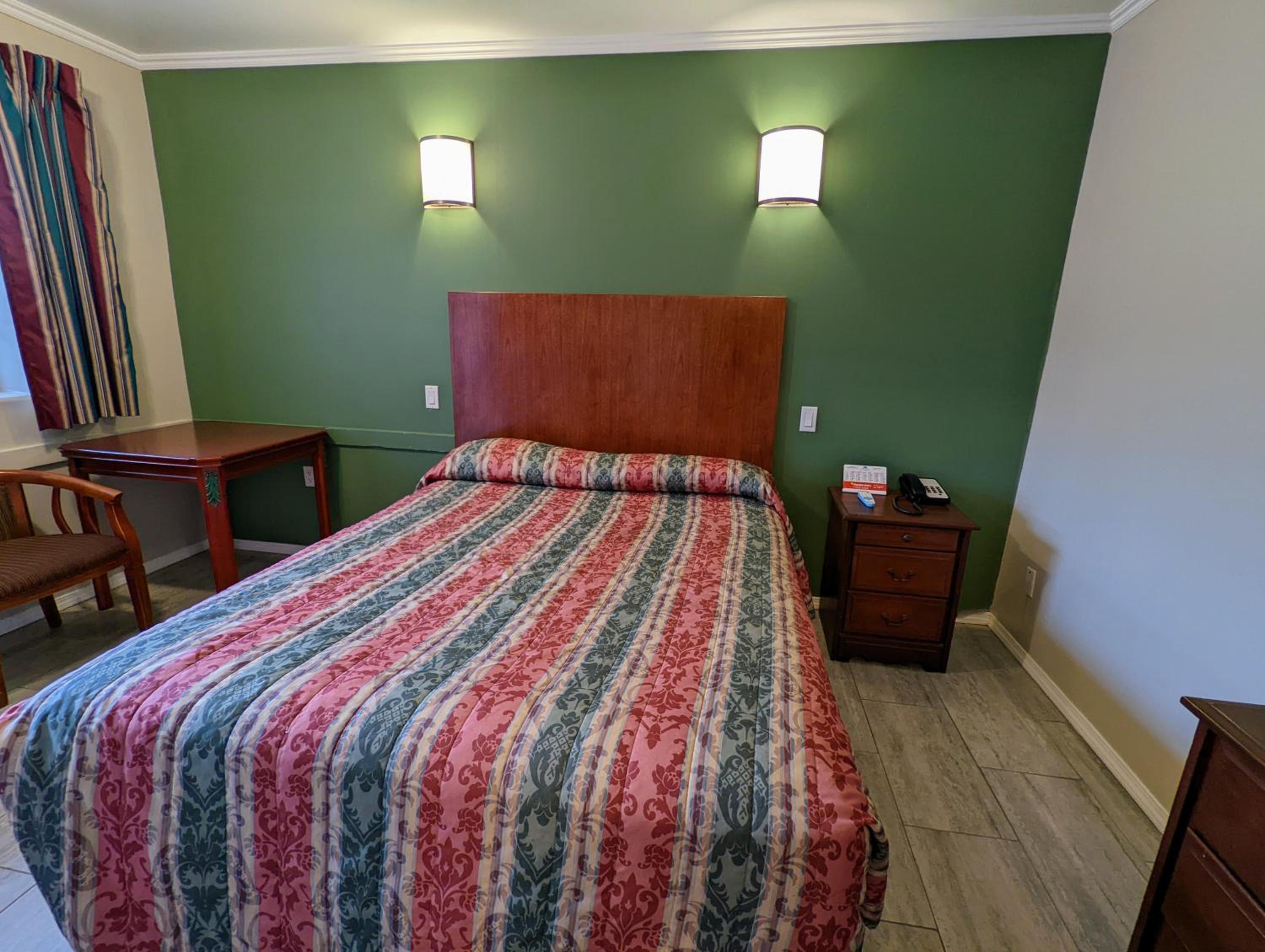 Americas Best Value Inn Oxnard-Port Hueneme - Property Image 13