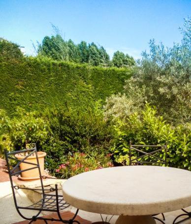 Hote-Aix-Centre-garage-piscine view 5