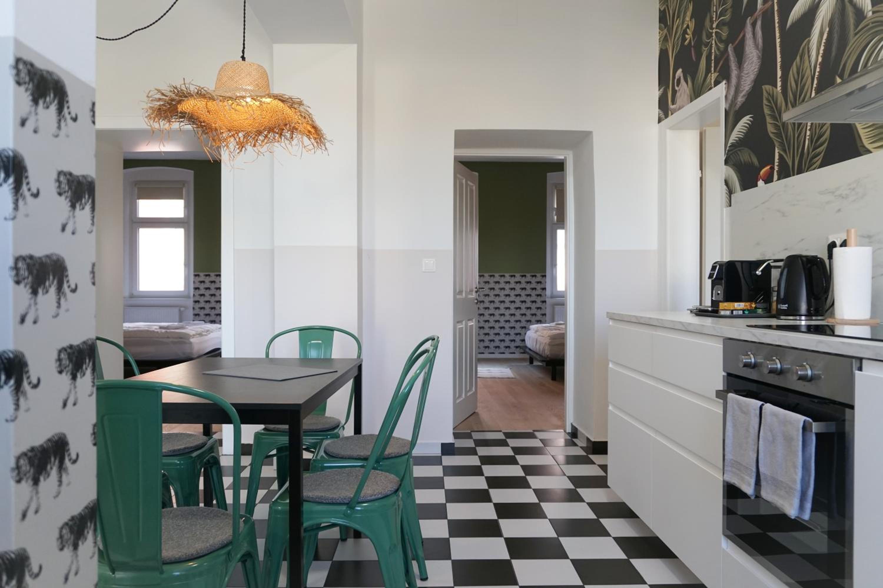 Large Apartments - Great for Groups - with Balcony or Terrace
