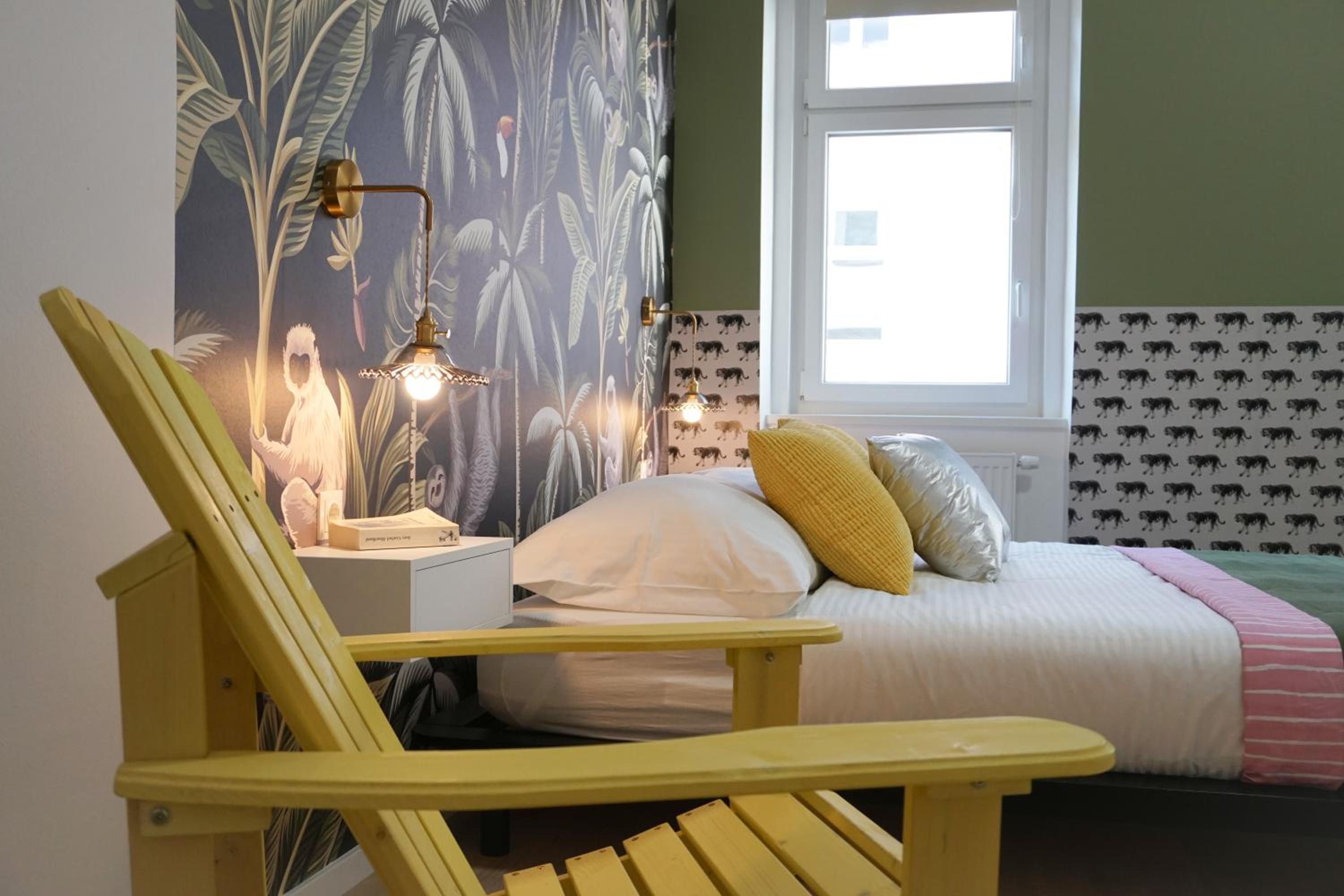 Large Apartments - Great for Groups - with Balcony or Terrace