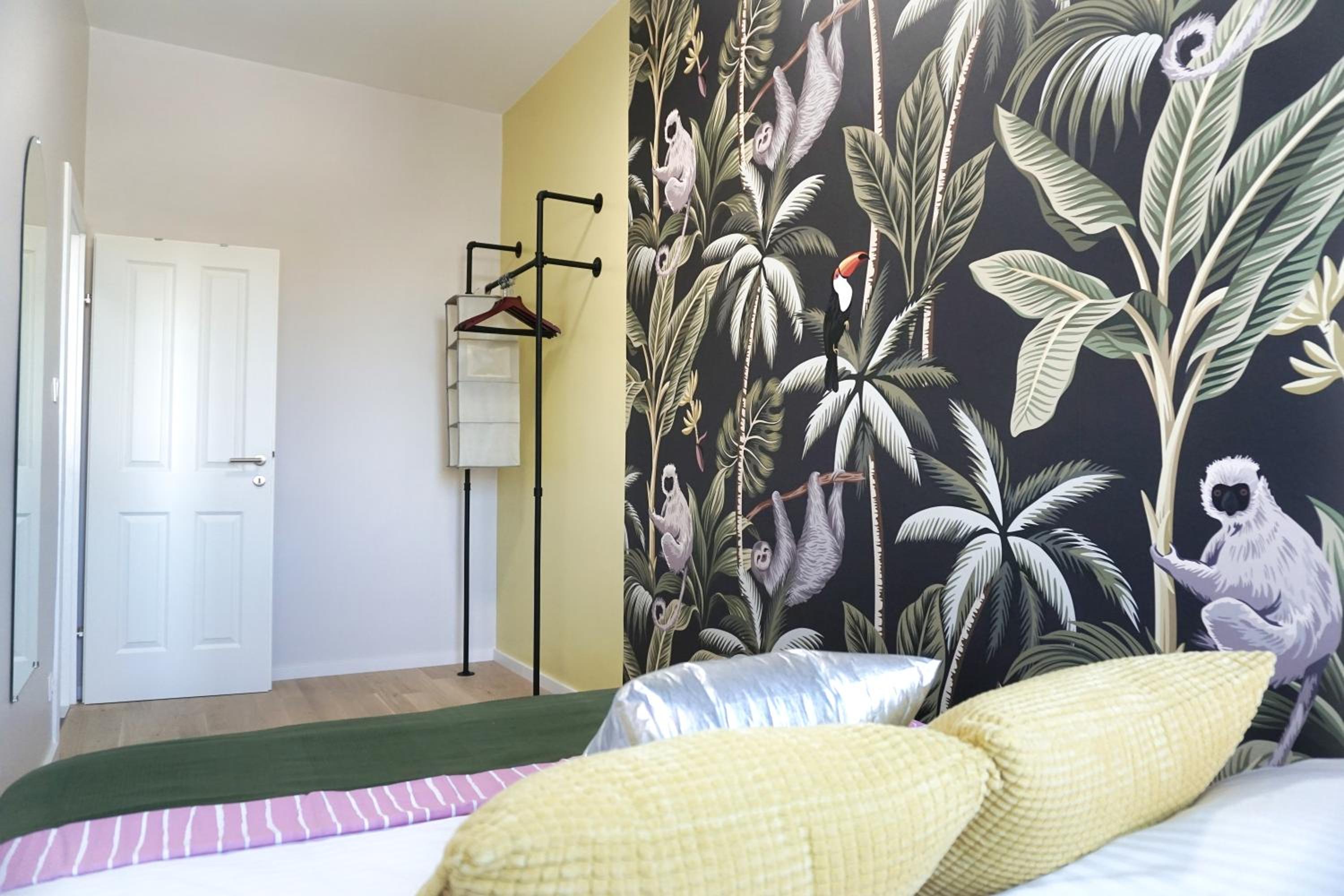 Large Apartments - Great for Groups - with Balcony or Terrace