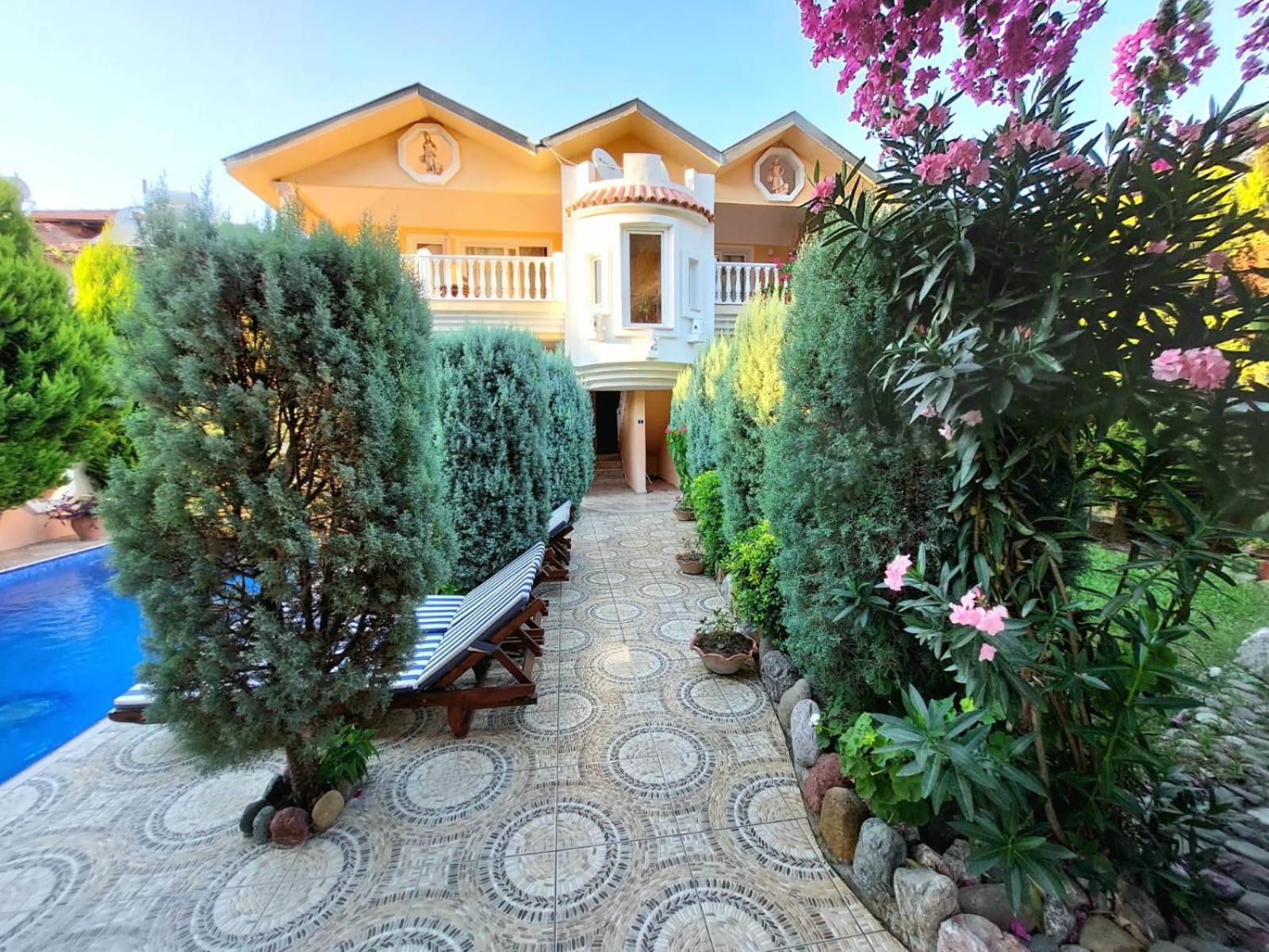 Dalyan Palace