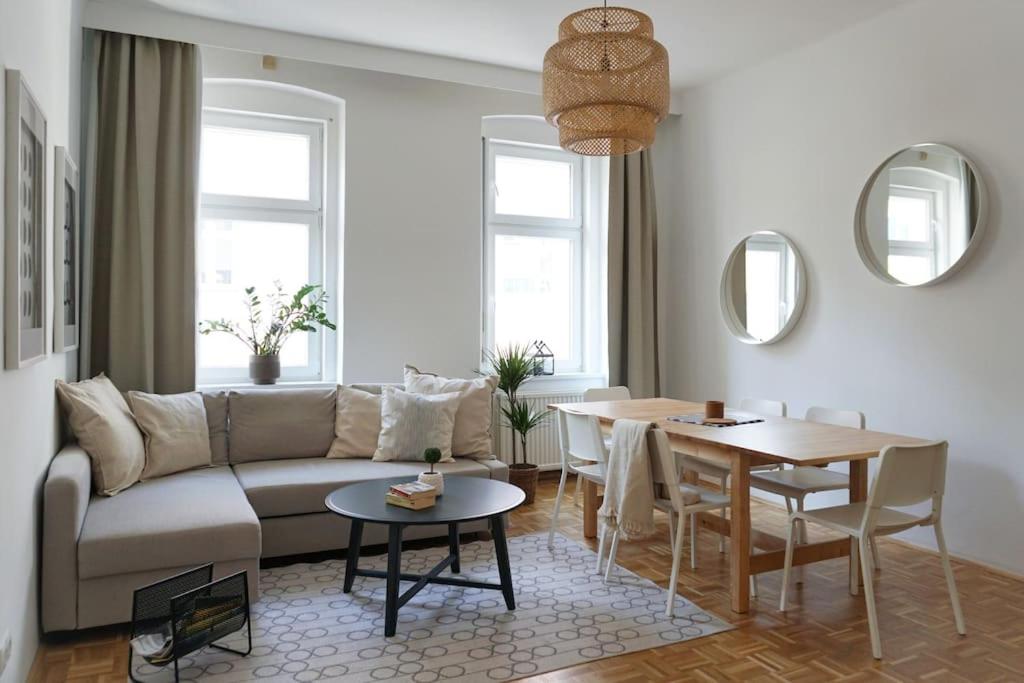 Large Apartments - Great for Groups - with Balcony or Terrace