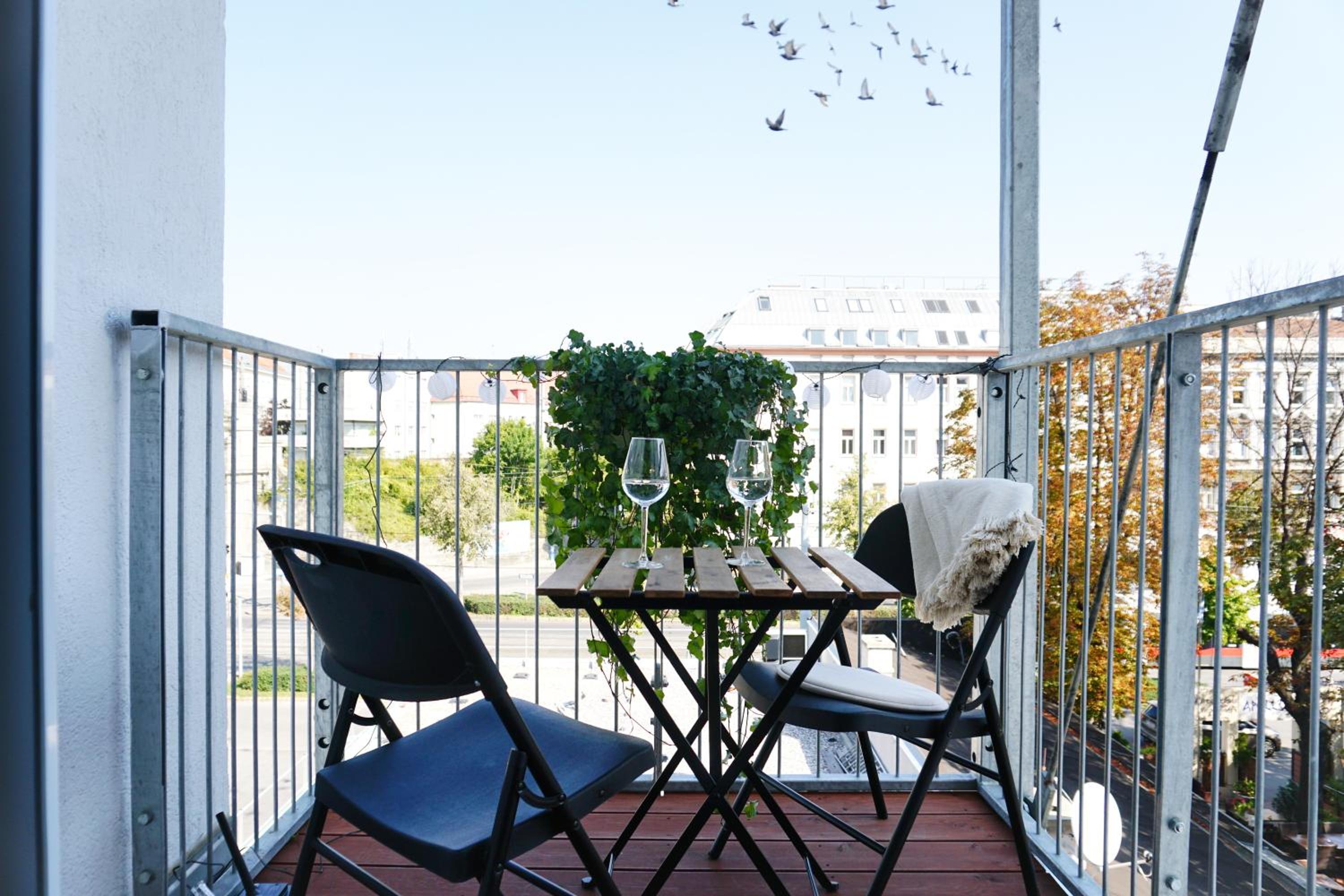 Large Apartments - Great for Groups - with Balcony or Terrace